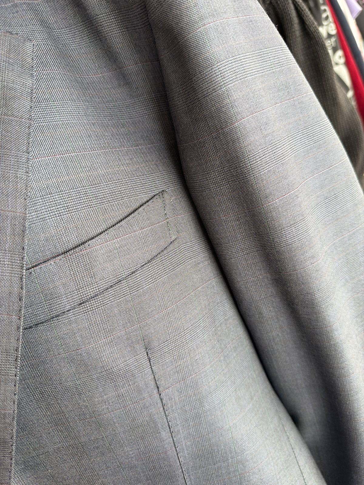 Costum high end sartorial italian din cea mai fină stofita de lana