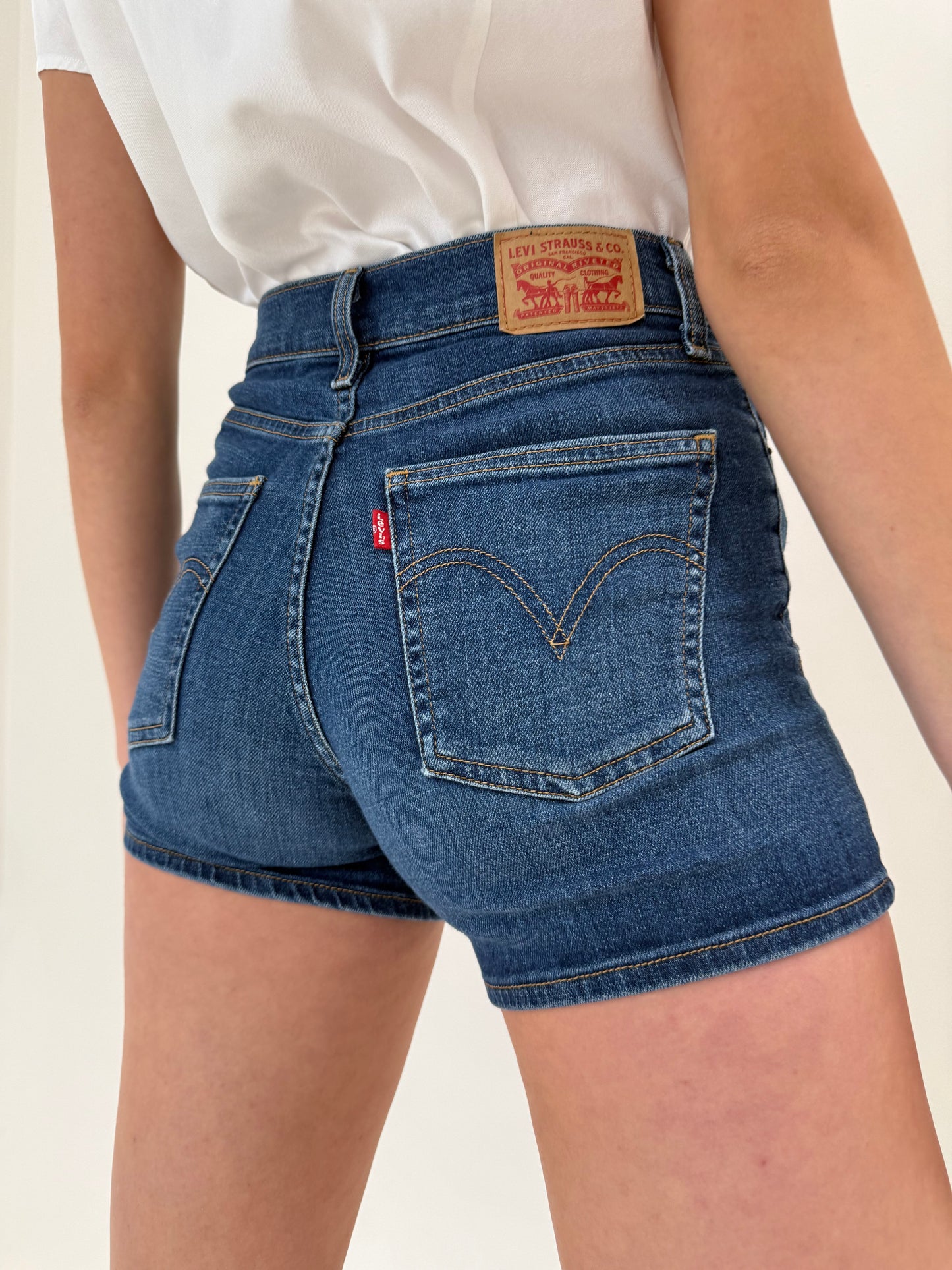 Jeans Levi’s dark wash ultra confort modelatori
