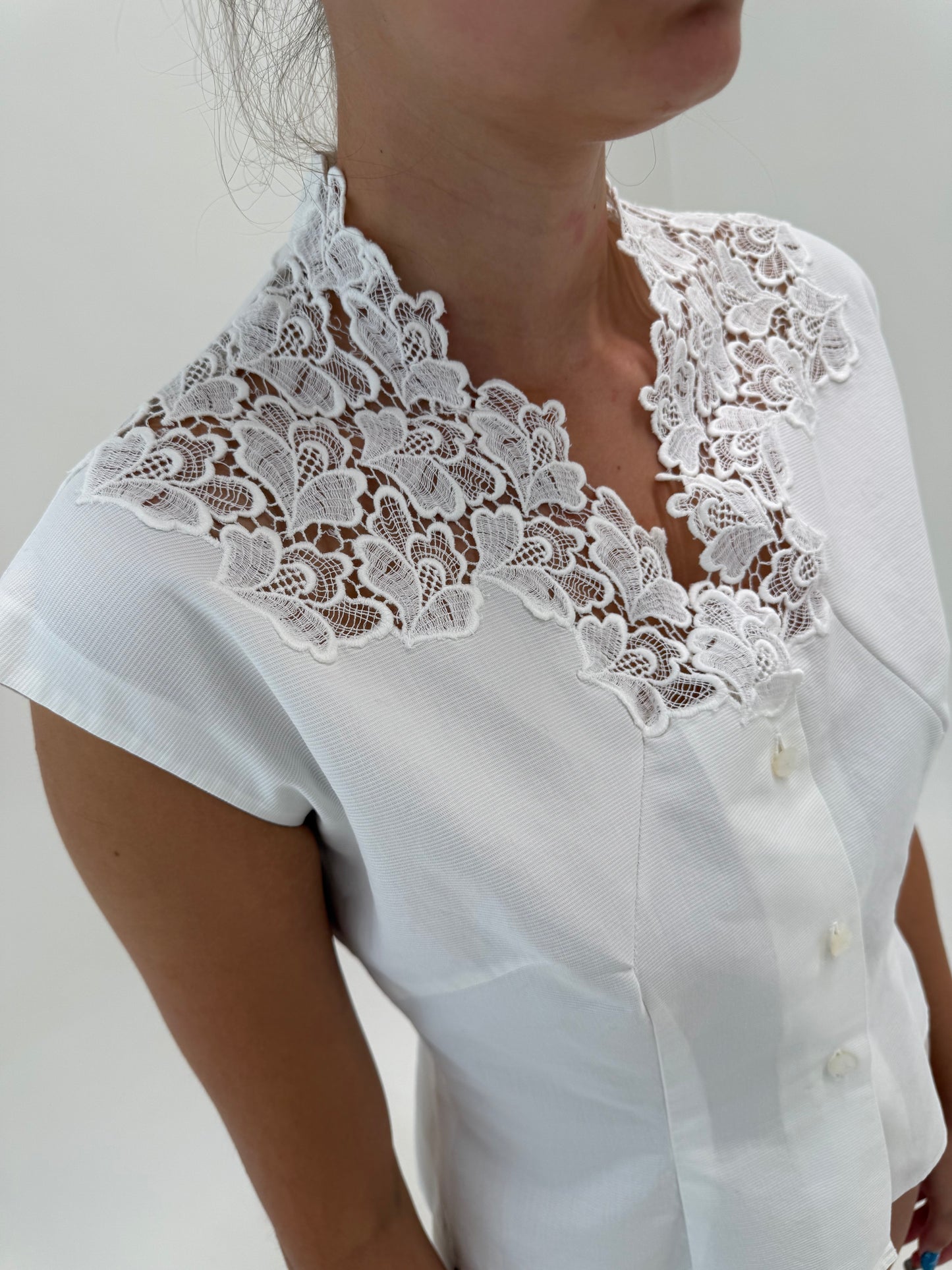 Cămașa cambrata vintage din faille de bumbac excepțional cu dantelă macrame