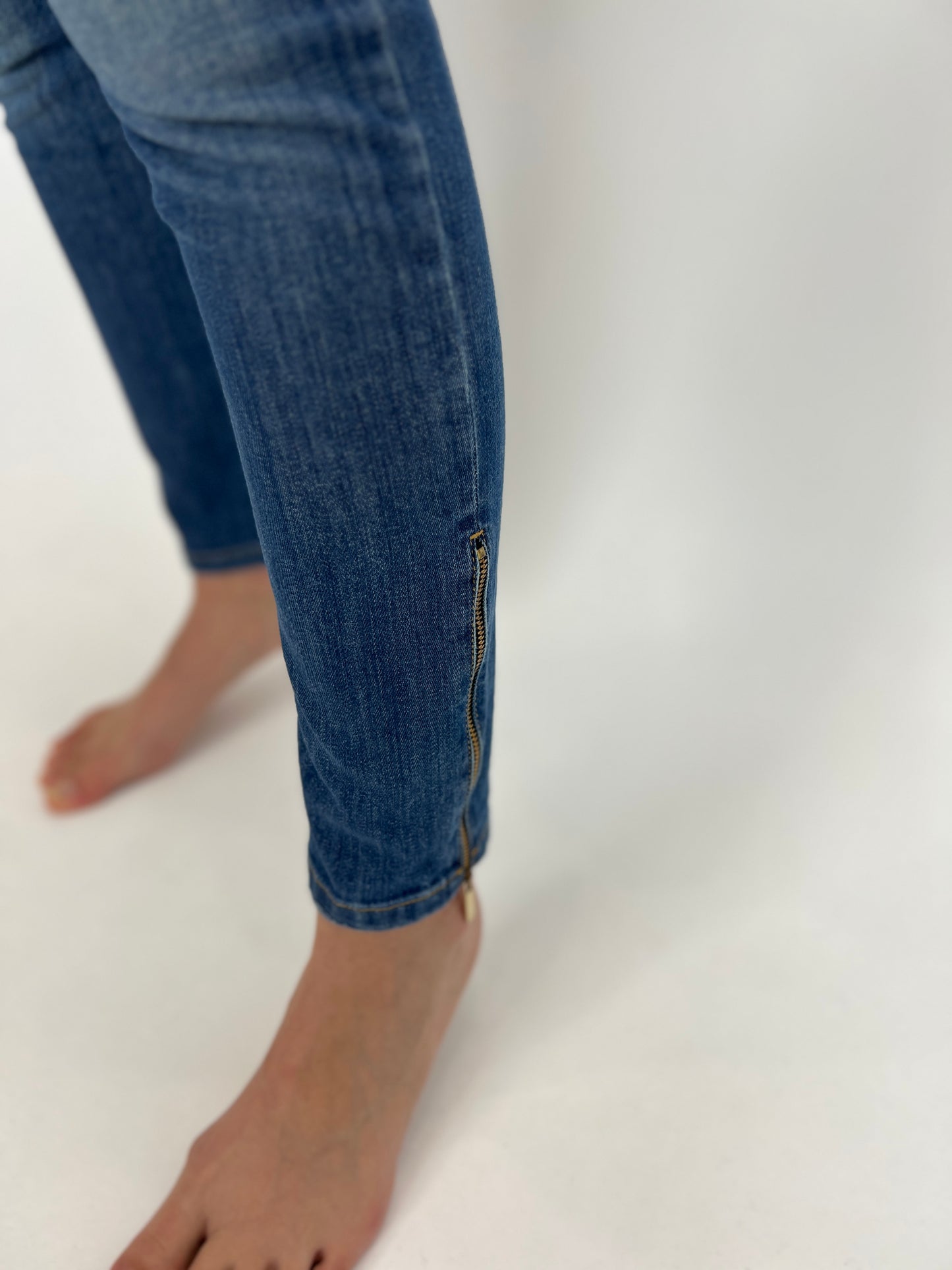 Jeanși Elisabeta Franchi elastici cu aplicații aurii