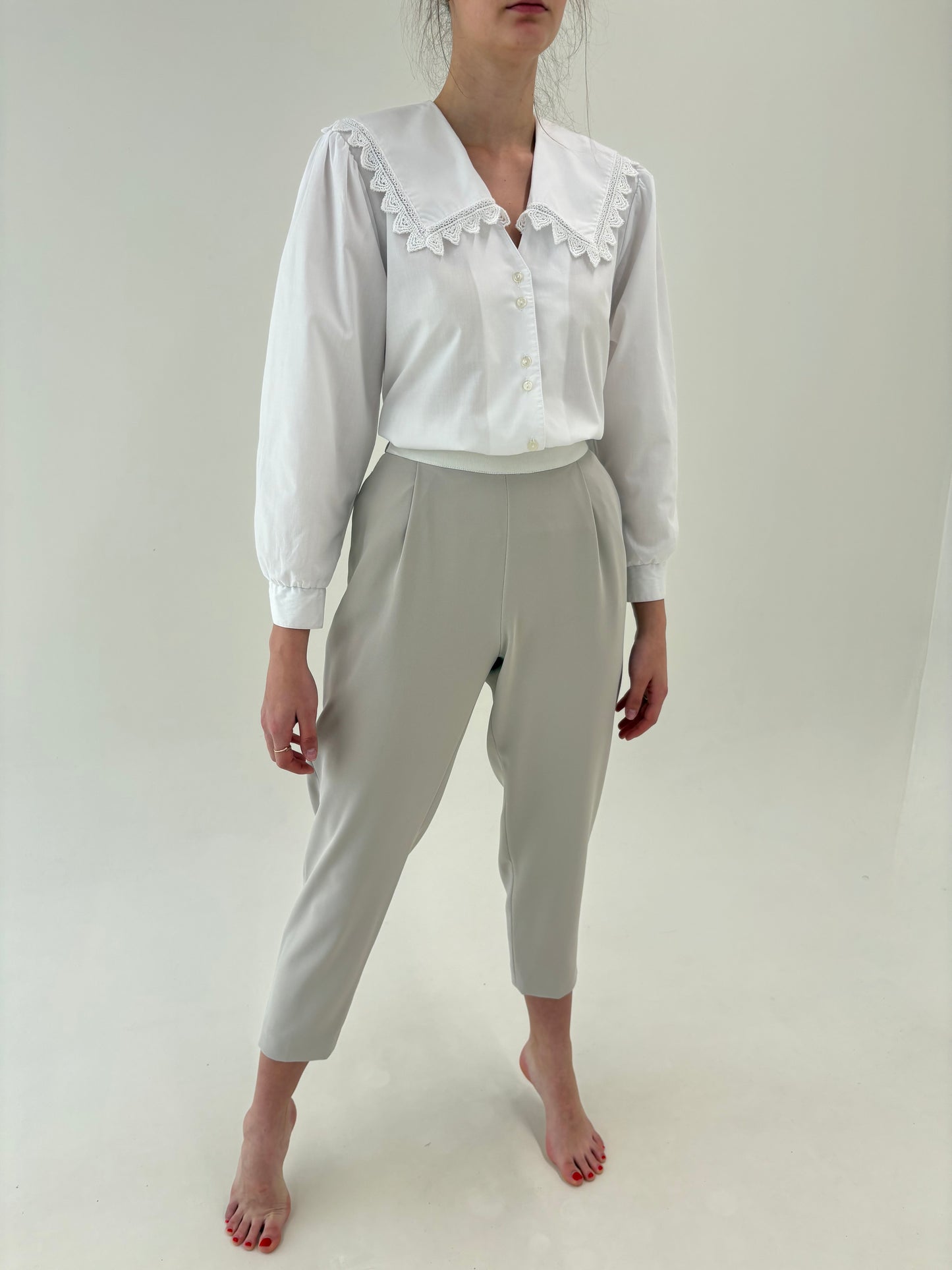 Pantaloni petite warm gray de brand luxury Peserico cu talie ultra înaltă marcată elastică