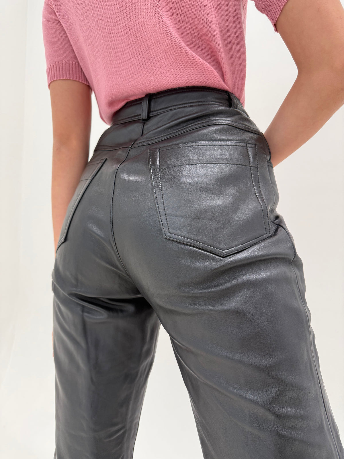 Pantaloni tall din piele naturală extra moale cu talie înaltă  în croi clasic