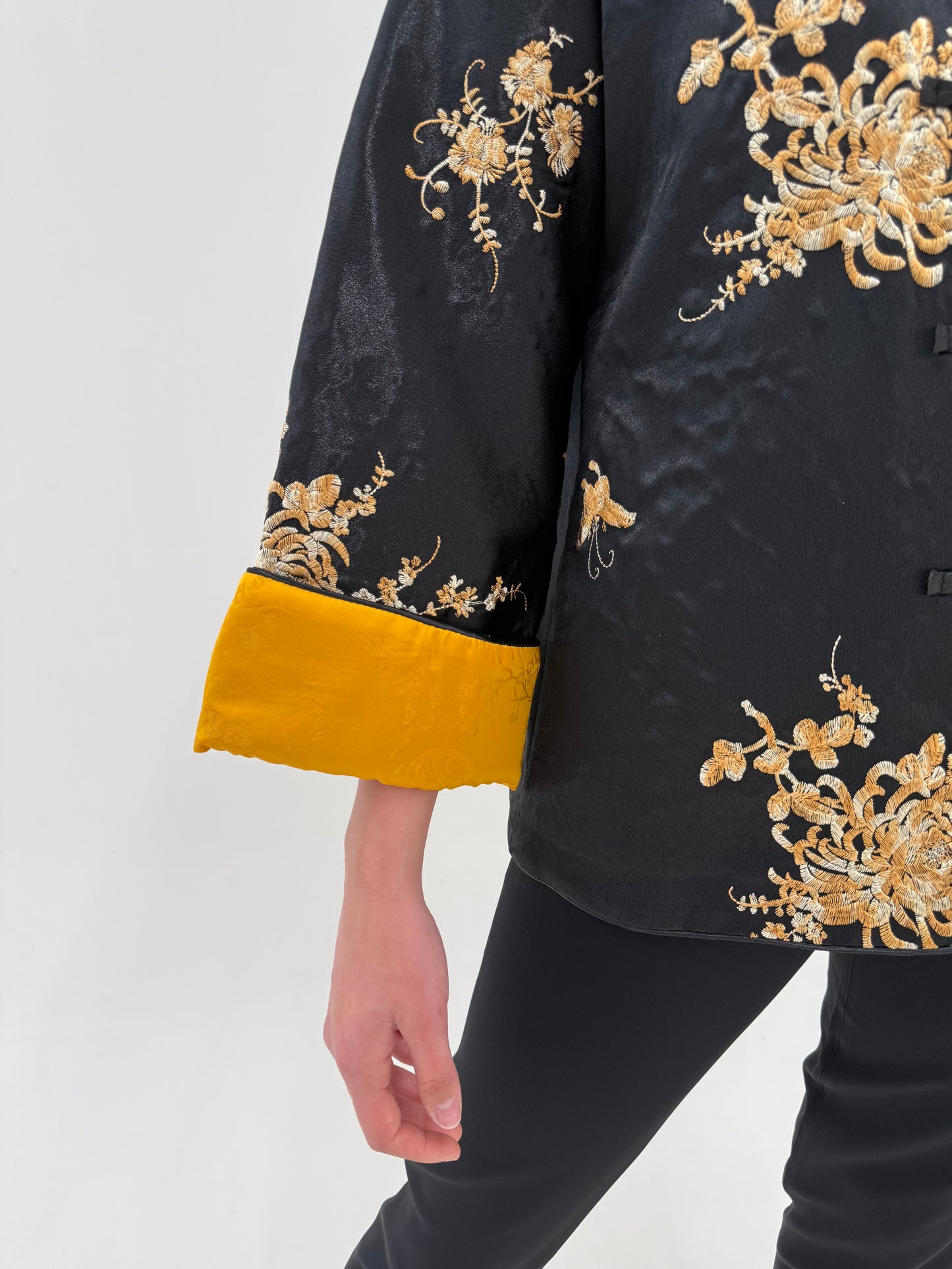 Jacheta în stil asiatic din mătase naturală brocart cu matlase fin interior