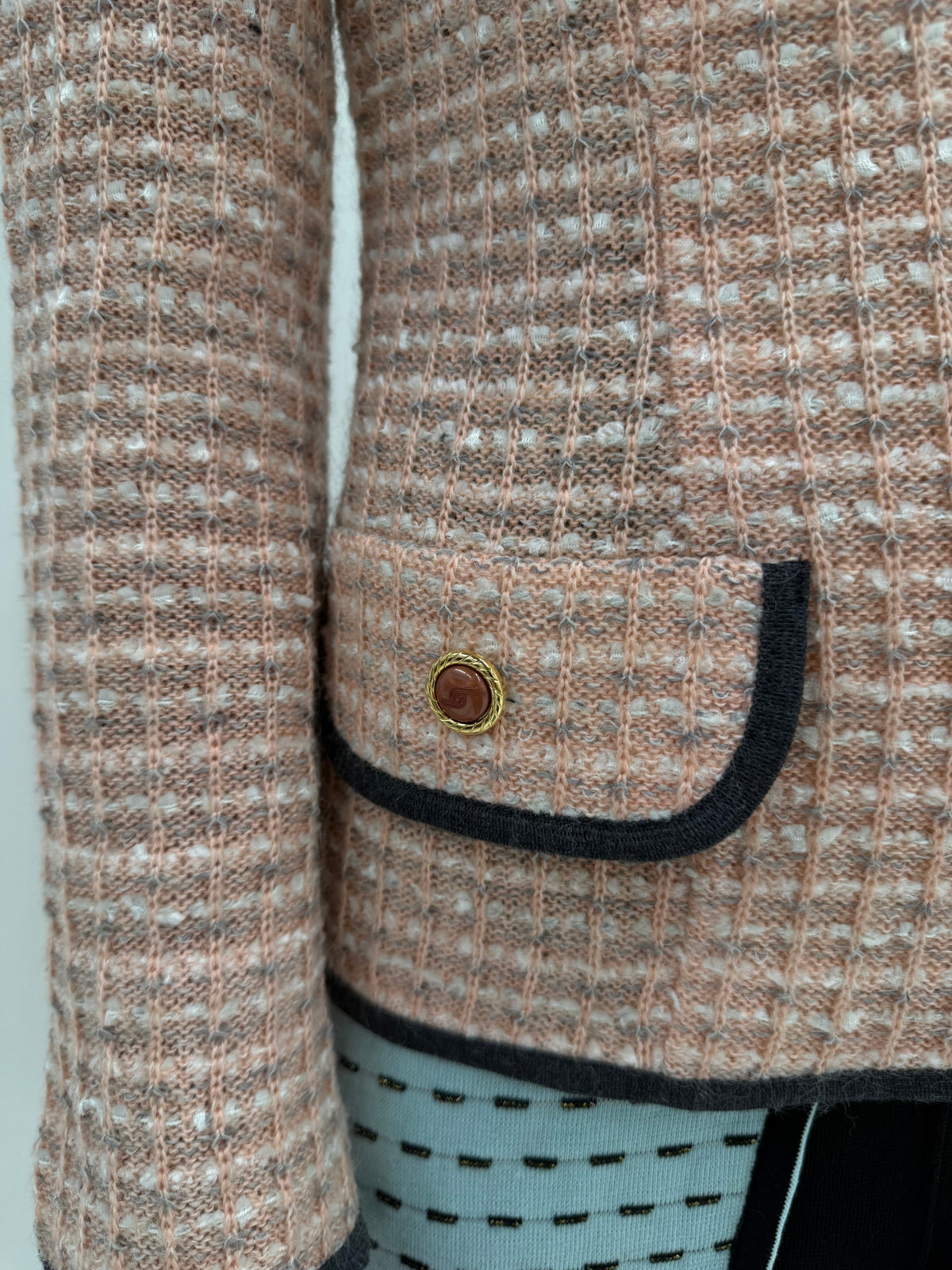 Sacou in stil Chanel de brand luxury italian Liola din tweed ultra confort de lana