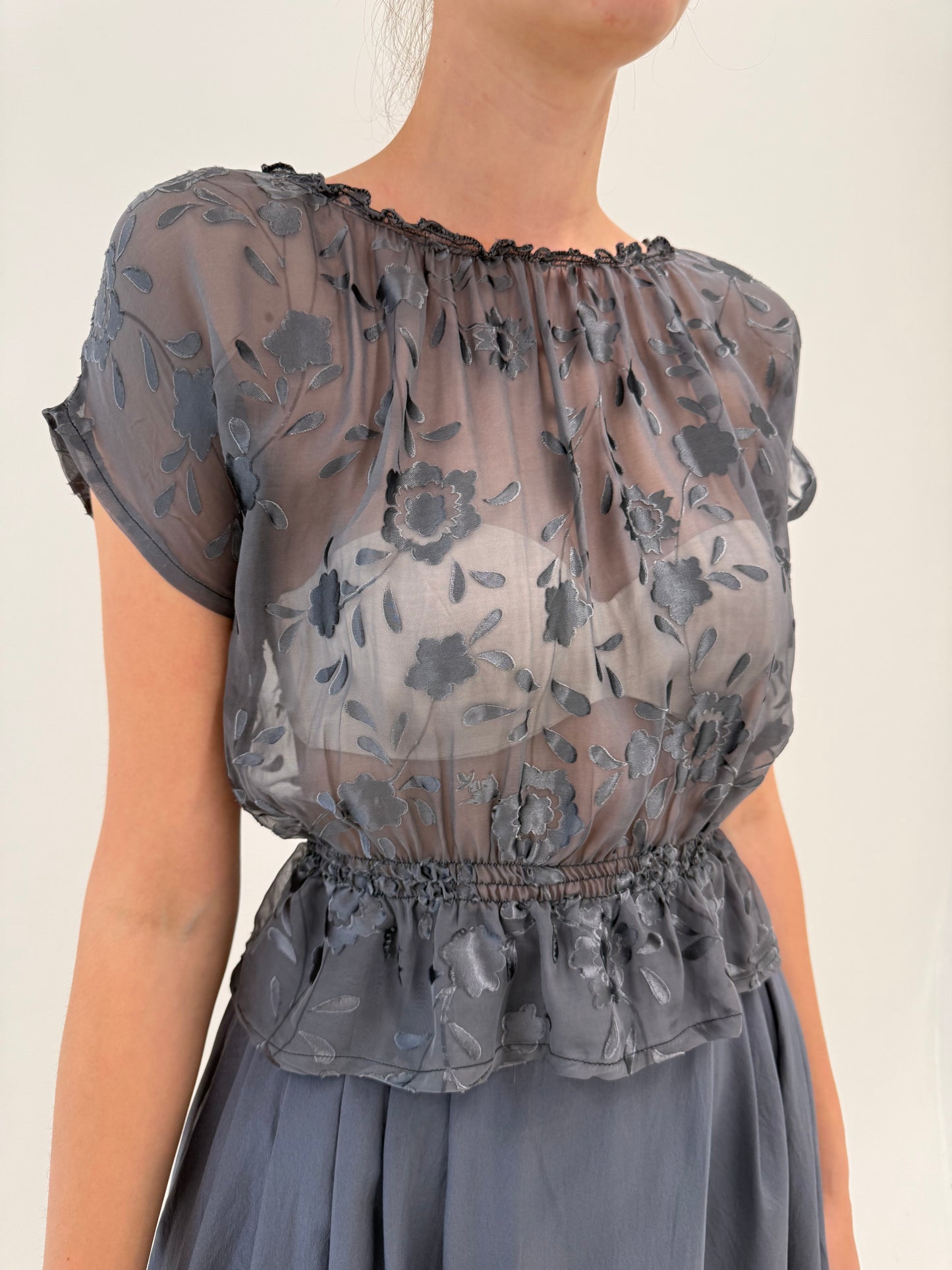 Top peplum cu talie elastică din mătase naturală texturată