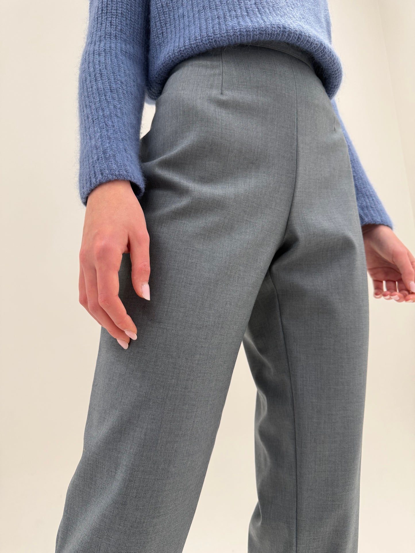 Pantaloni țigaretă silver gray din lana pura plină extrafina certificată