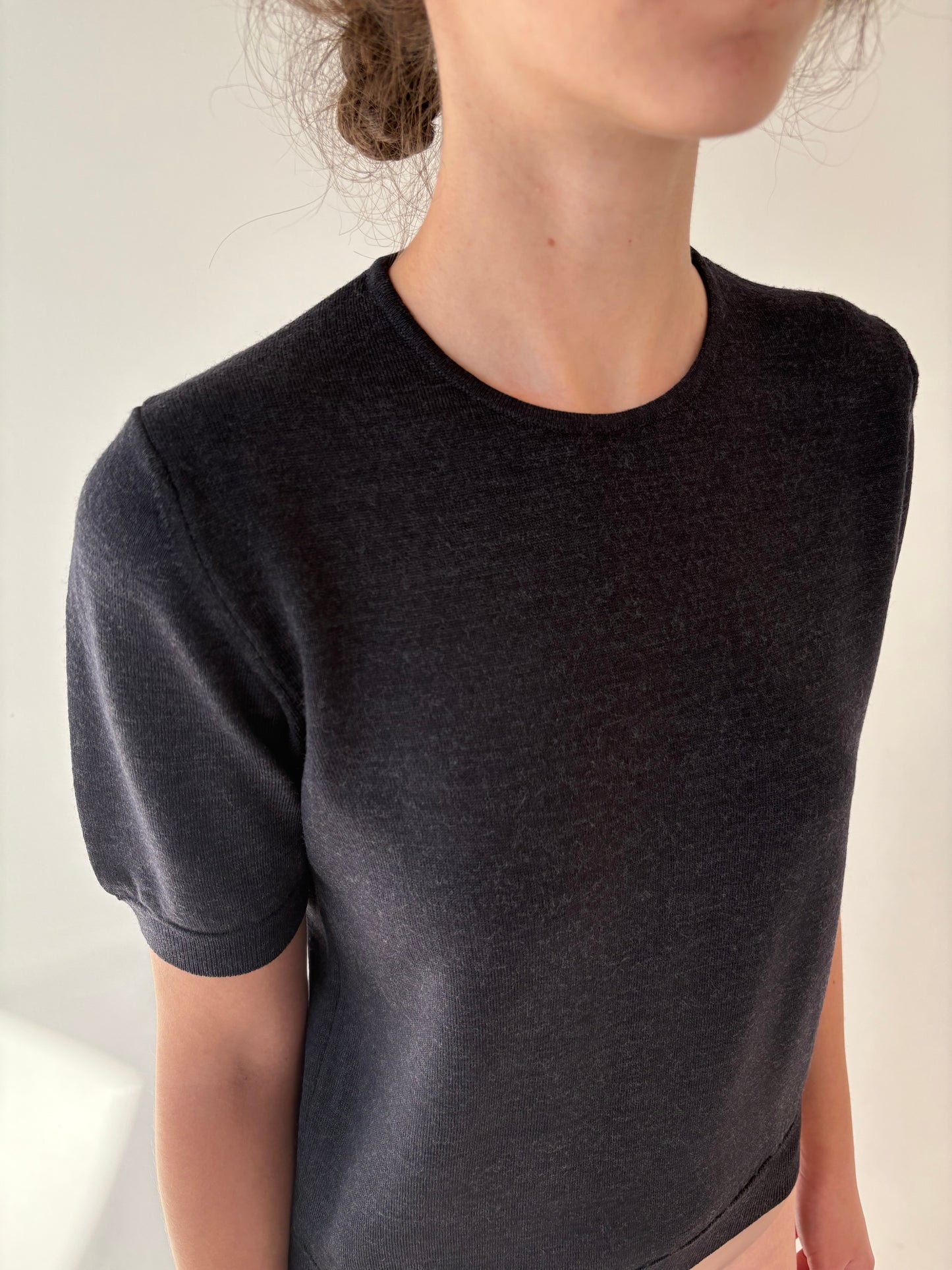 Top charcoal gray din lana extrafina