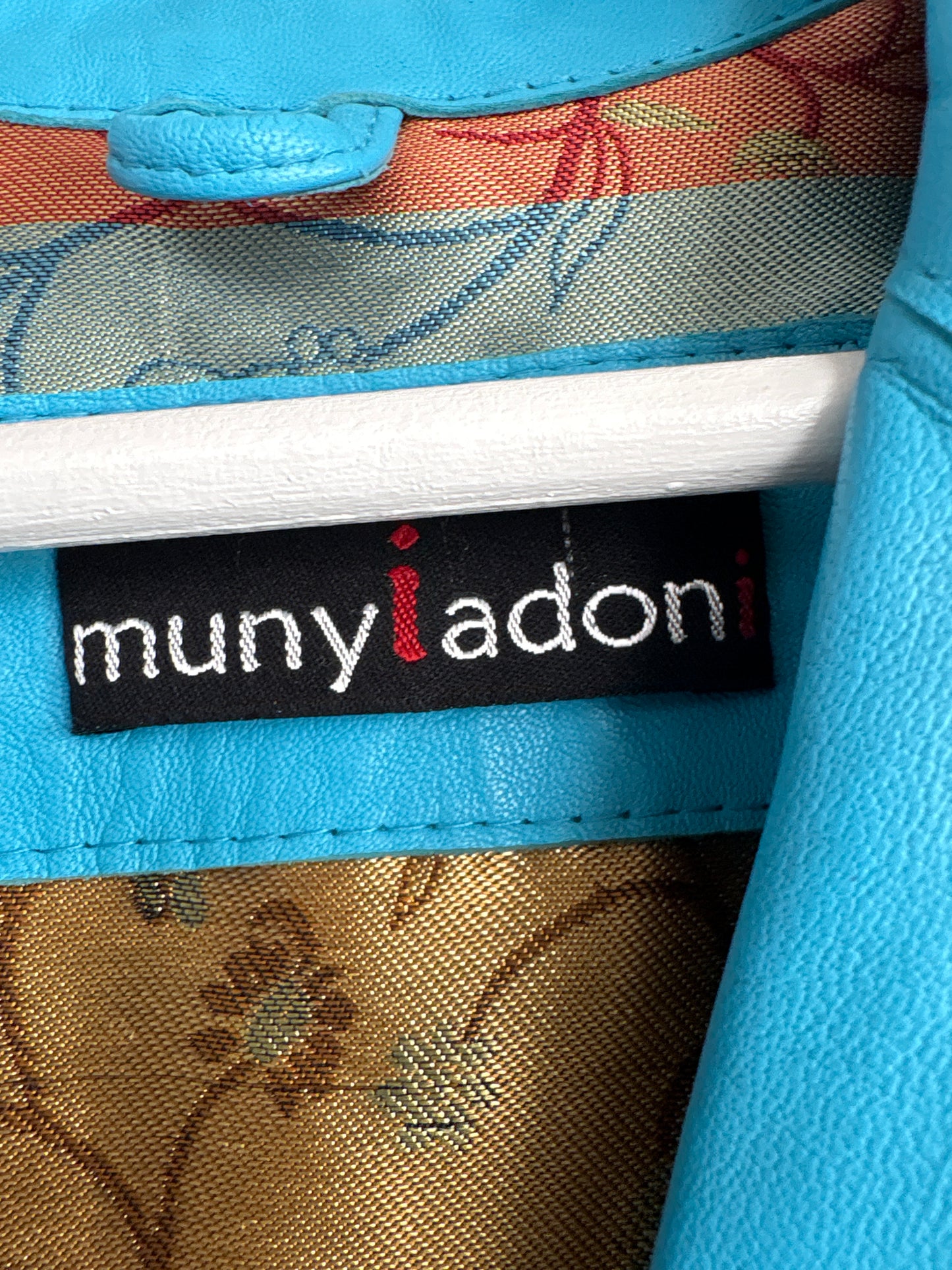 Sacou turcoaz din cea mai fină și moale piele naturală în croi cambrat