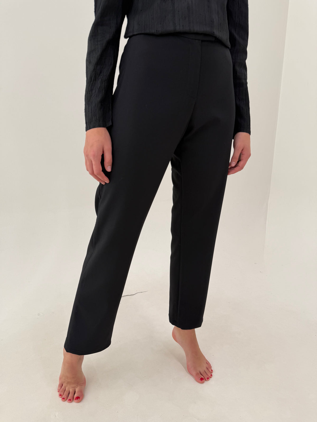 Pantaloni negri clasici gama Max Mara din stofita de lana ultra confort extrafina