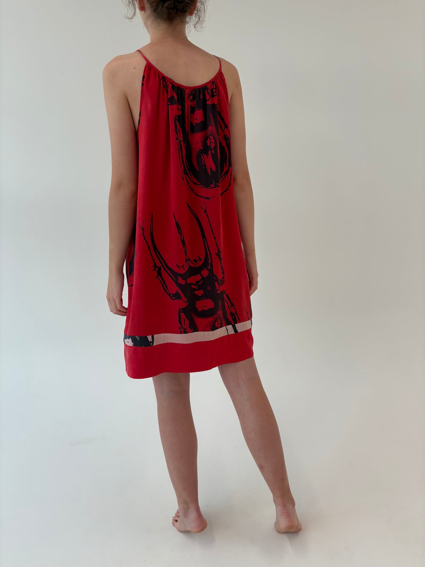 Rochie în croi lejer din mătase naturală cu print ca pictat