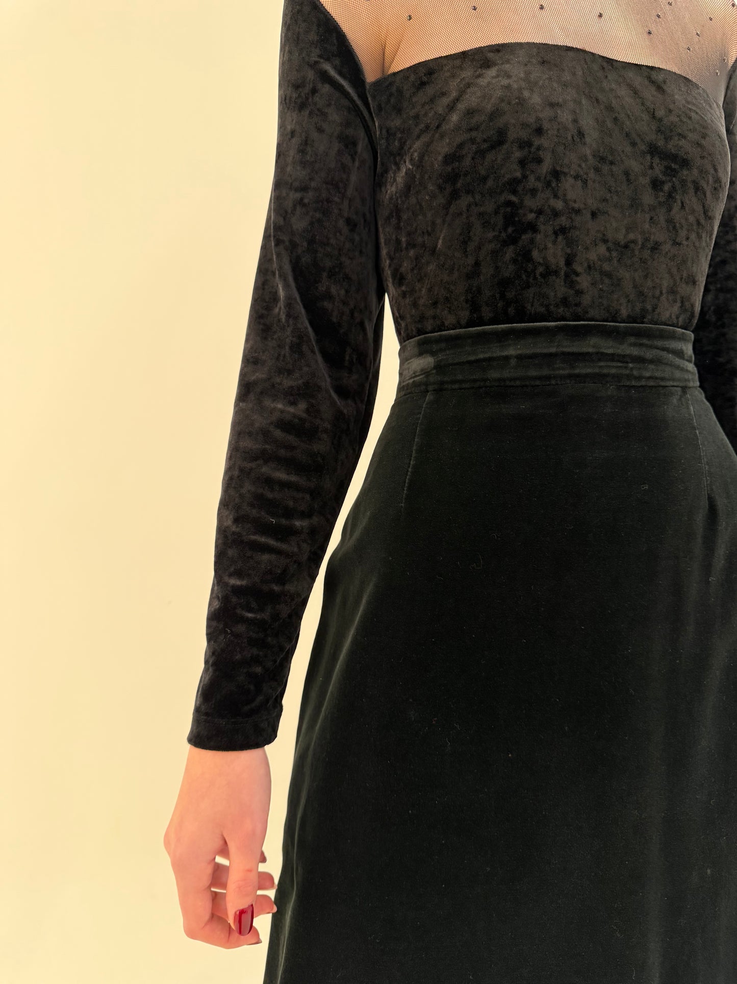 Fustă maxi vintage din catifea neagră cu talie ultra înaltă marcată