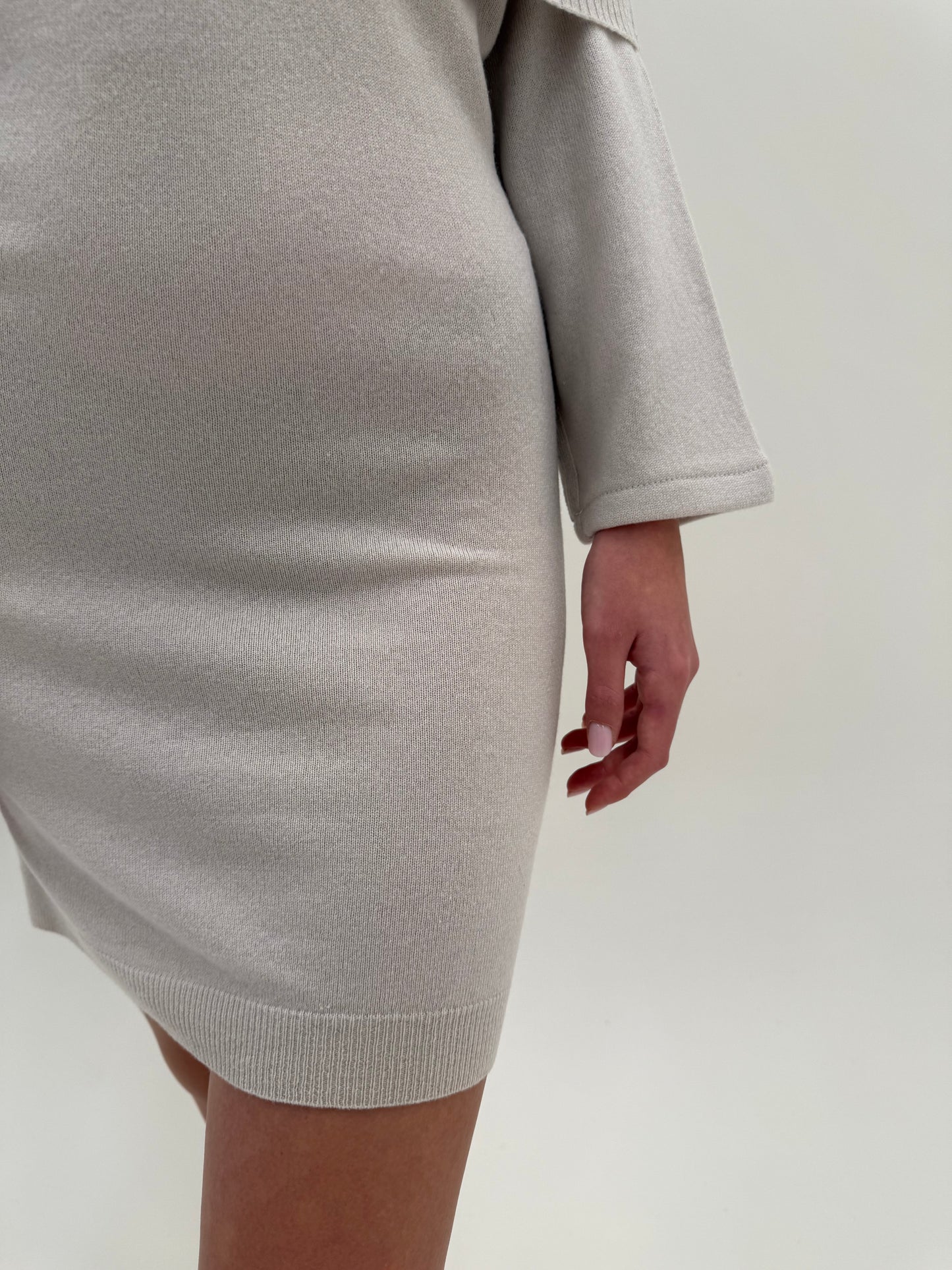 Rochie mini silver gray italiană din lana extrafina de gramaj mare