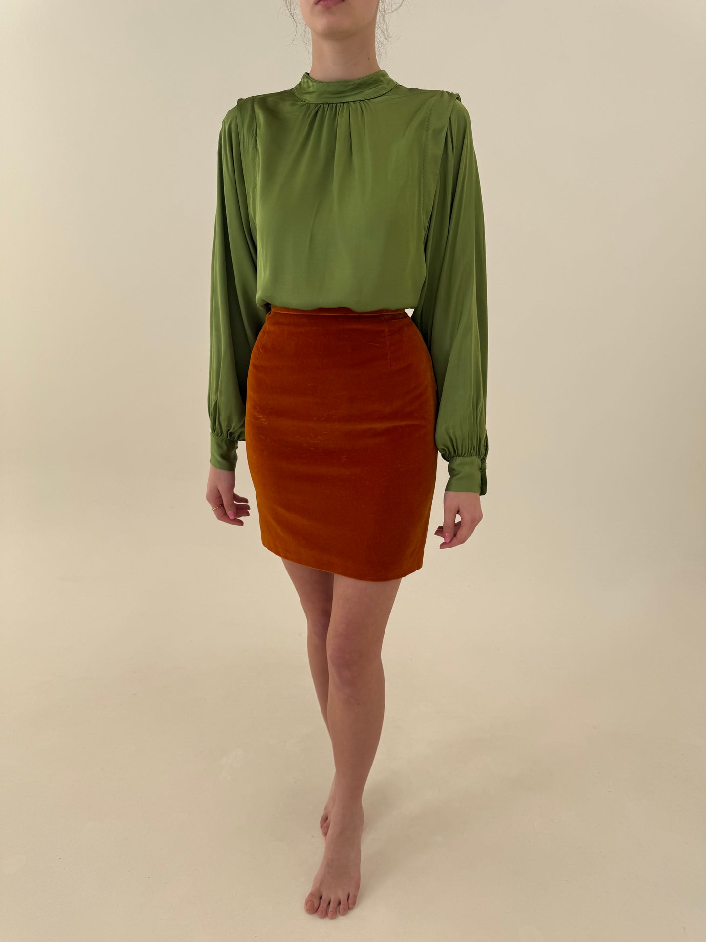 Set pumpkin orange din catifea cu sacou cambrat și fustă conică