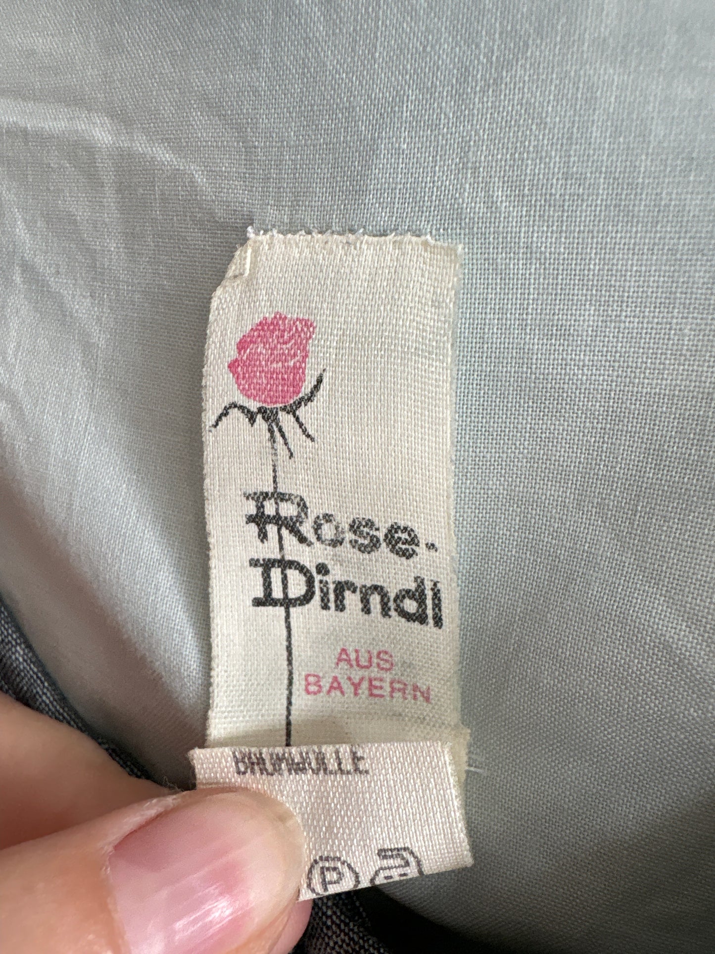 Rochie vintage din pânză cu corsaj și lucrătură manuală