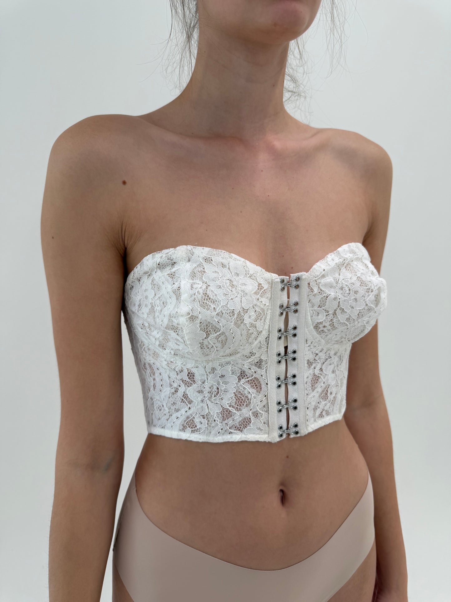 Corset cu cupe cropped din dantelă