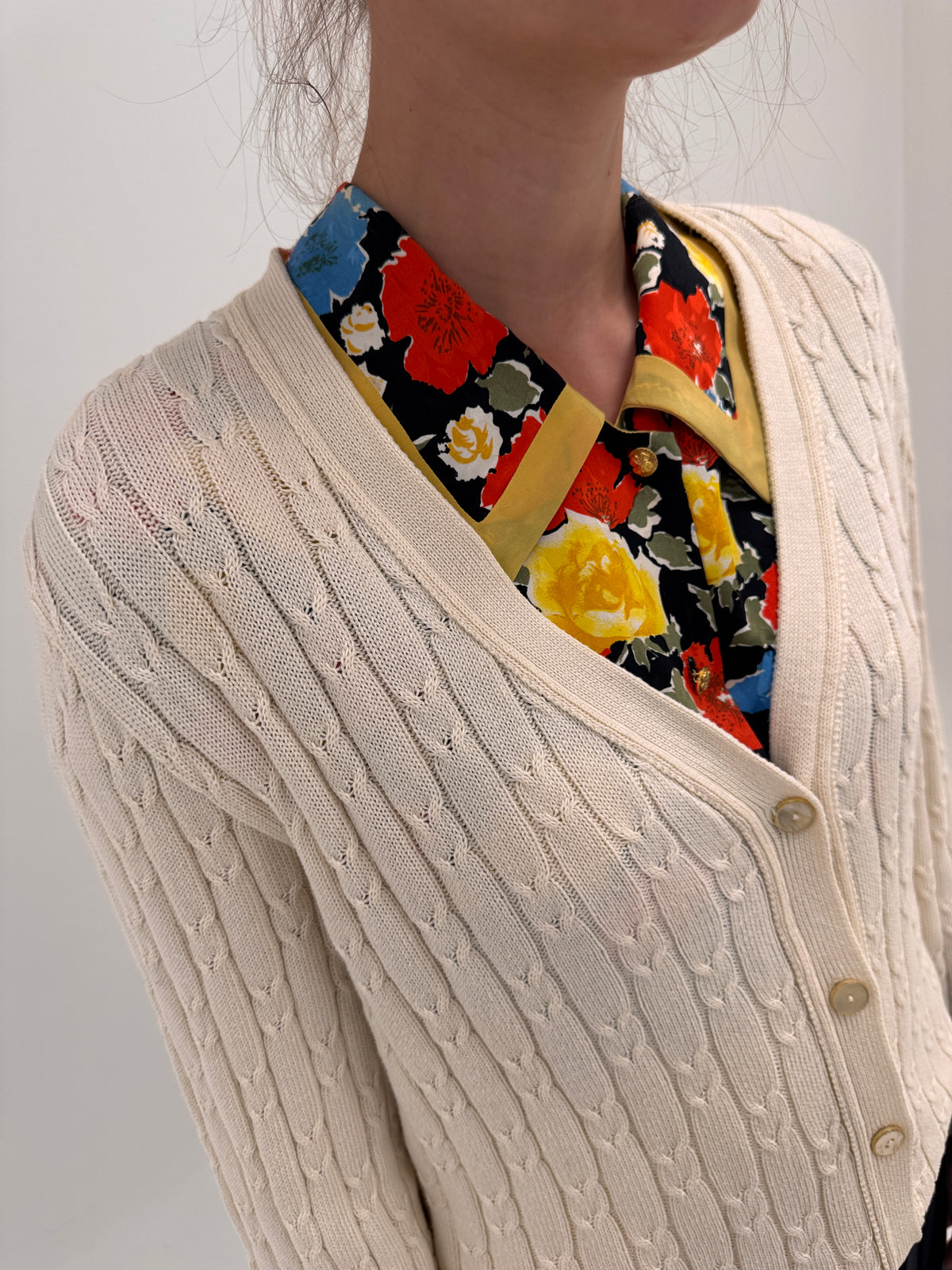 Cardigan din bumbac excepțional cu torsade light nude de gramaj mare
