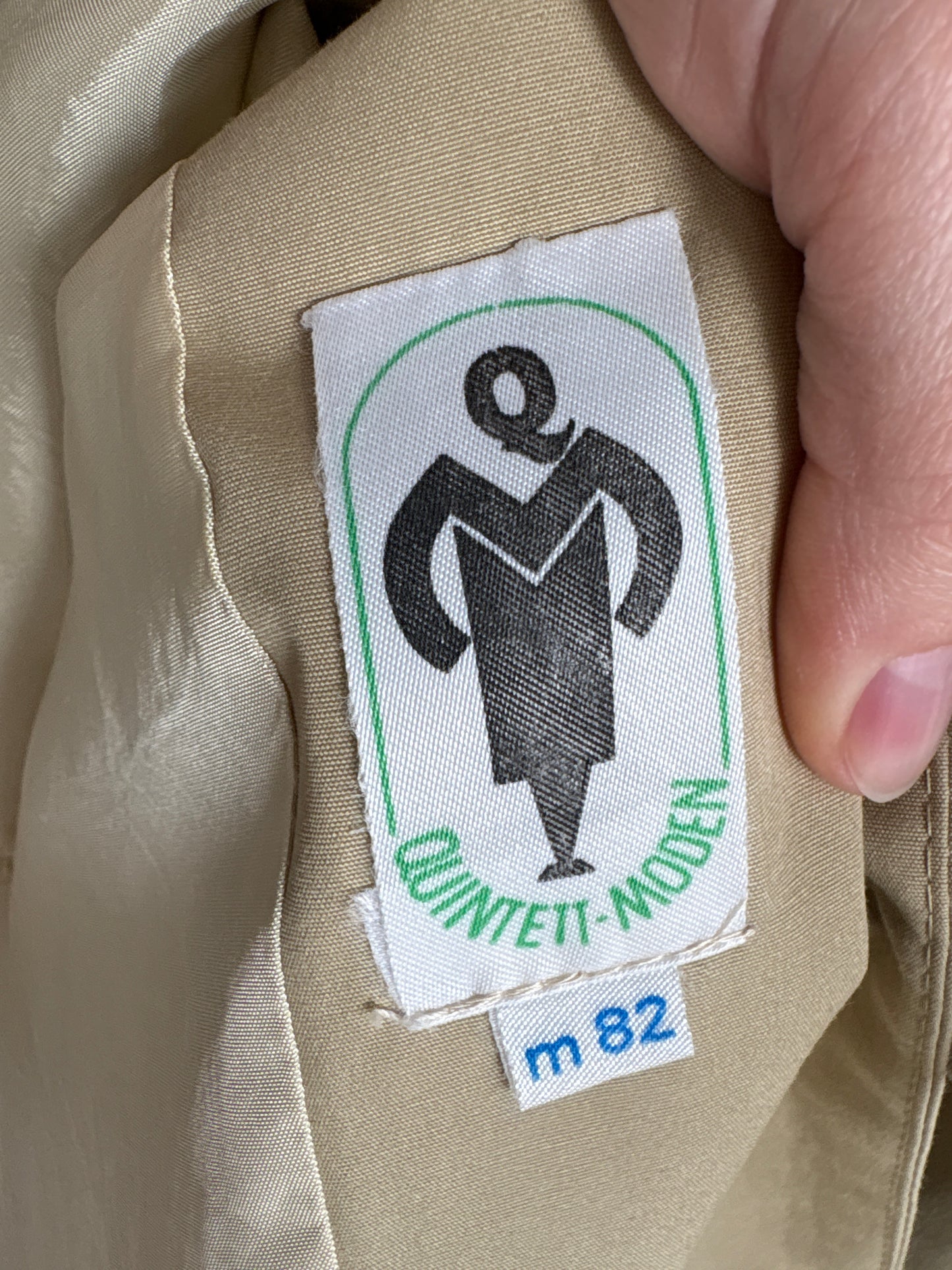 Trench vintage camel în croi ultra chic drapat super revenit în trend