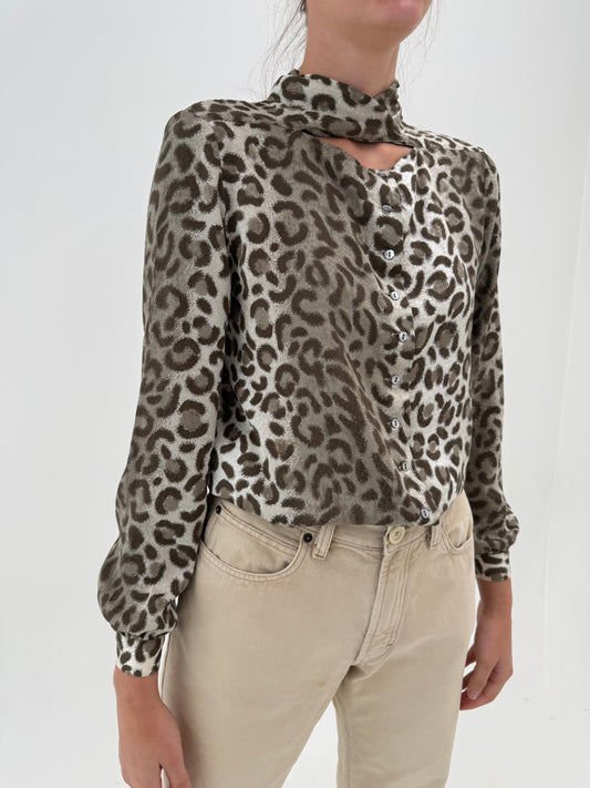 Cămașa din mătase naturală animal print în croi chic