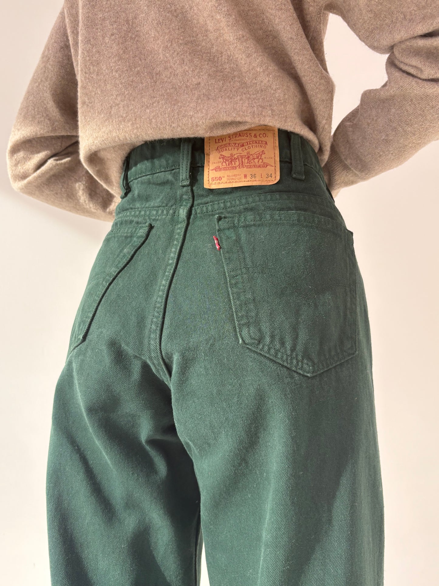 Jeans vintage Levi’s model 550 tall cu talie ultra înaltă forest green