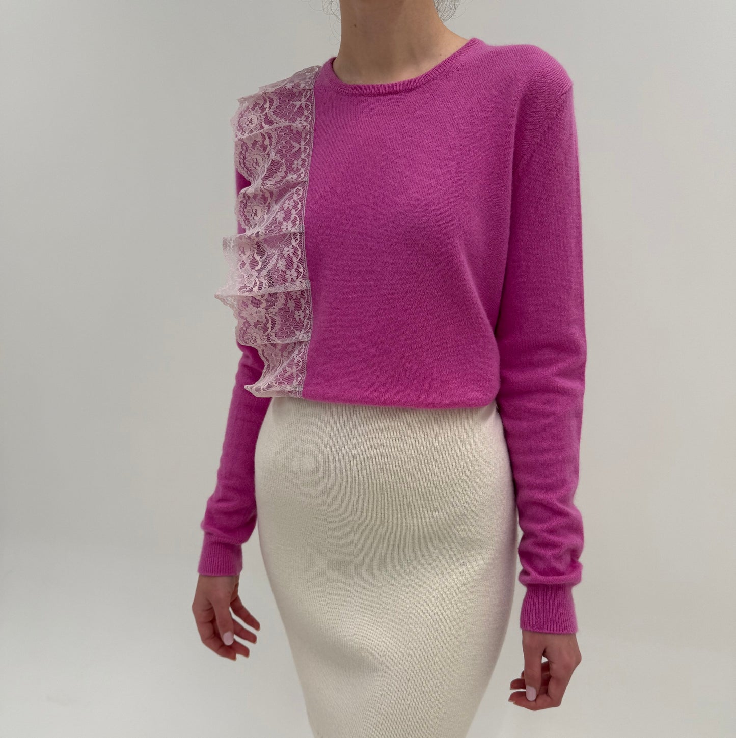 Pulover din cașmir multiply Barbie pink cu aplicație din dantelă