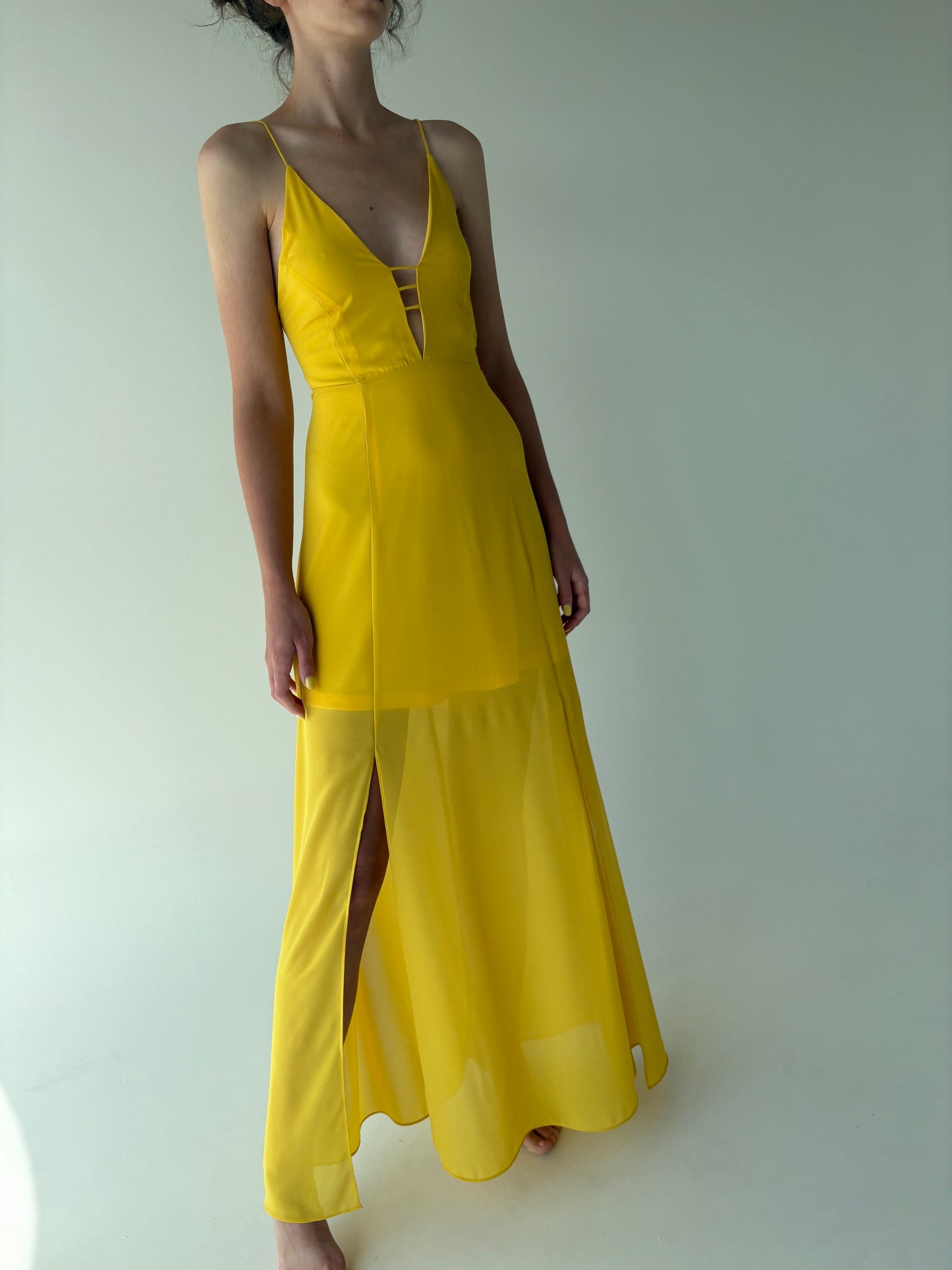 Rochie maxi lemon yellow cu spate decupat reglabil