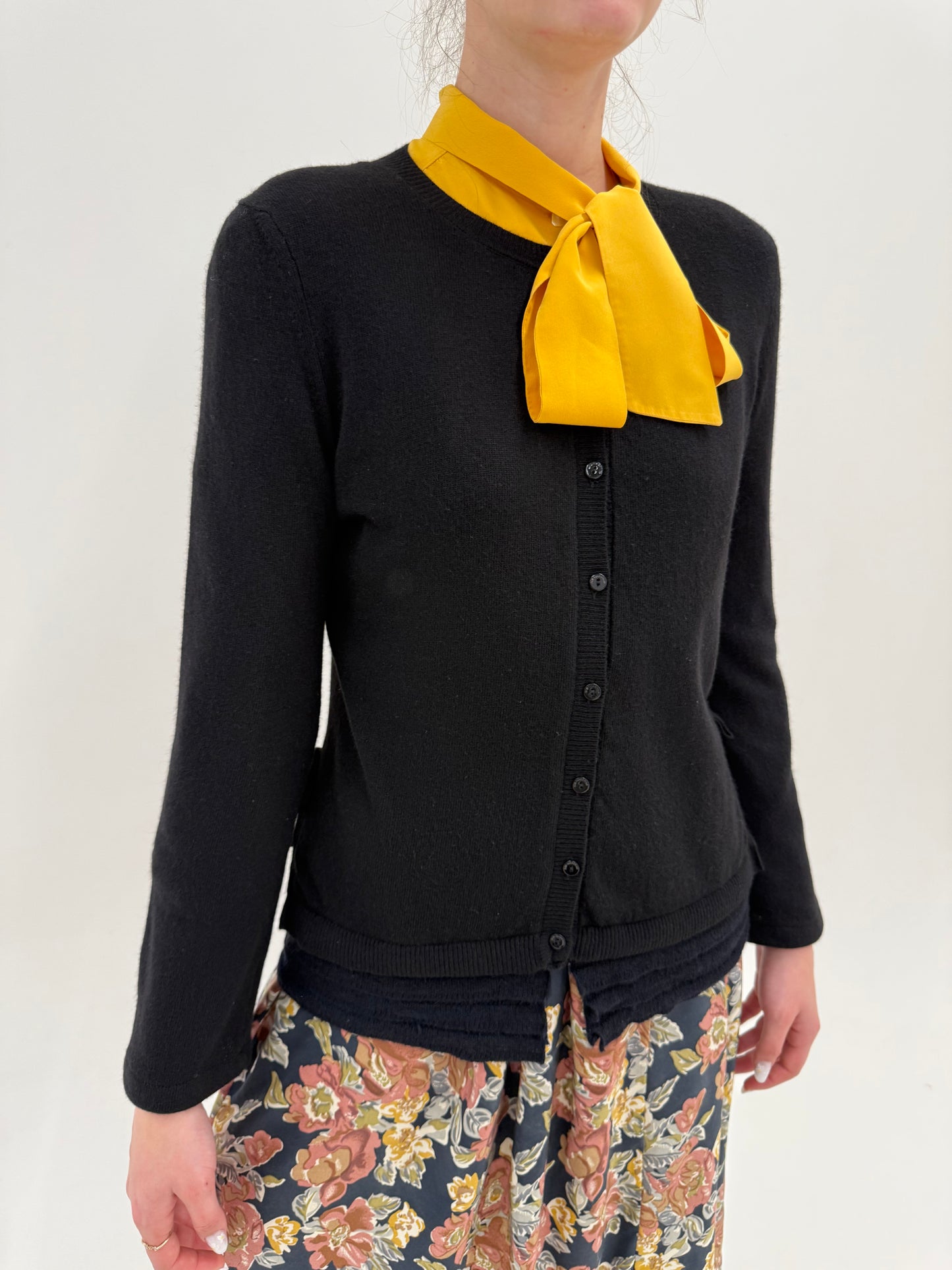 Cardigan RedValentino negru din lanita foarte subțire ultra fină