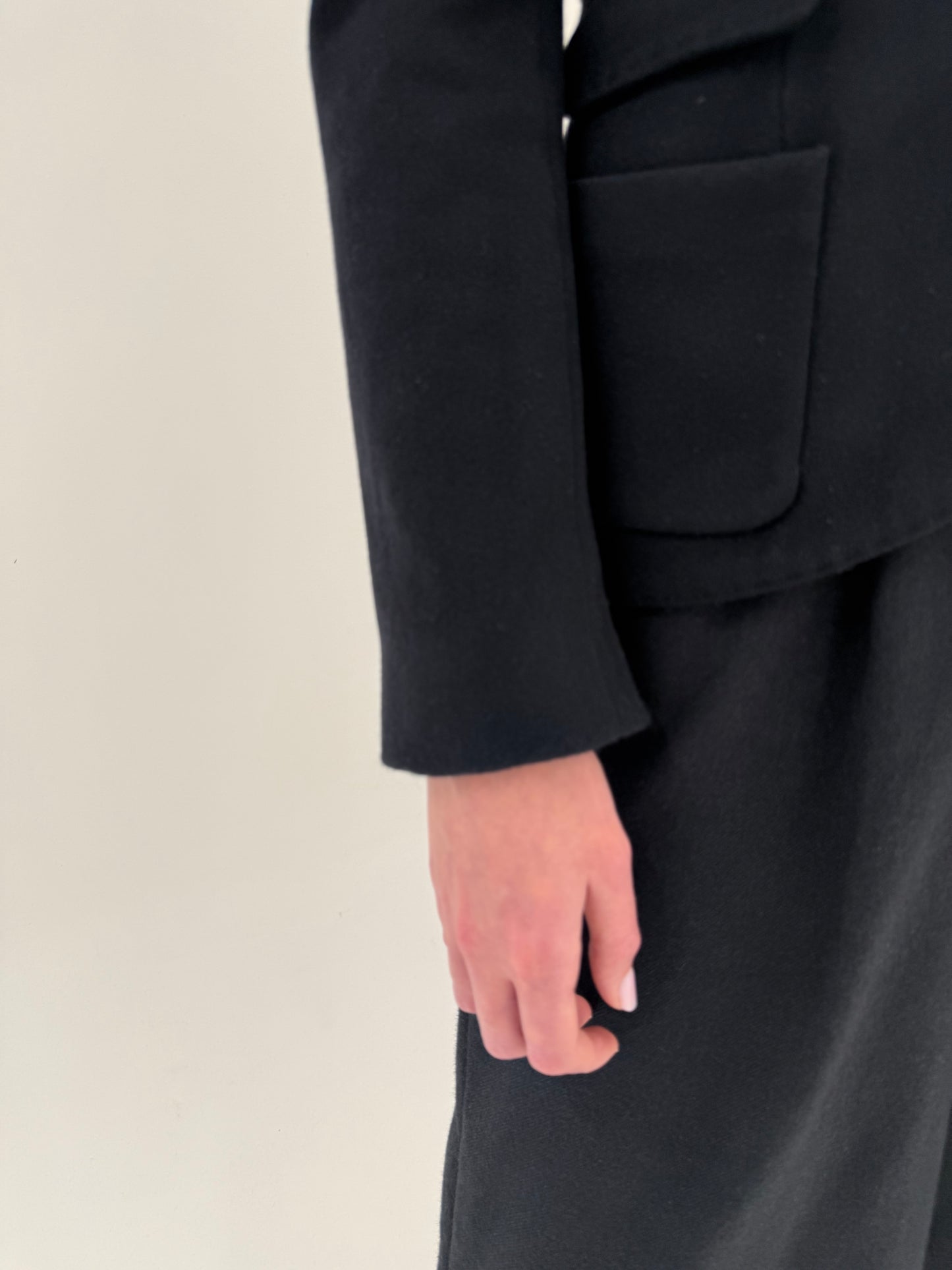 Sacou ultra luxury negru Barbara Bui cambrat din lana și cașmir cu piele naturală