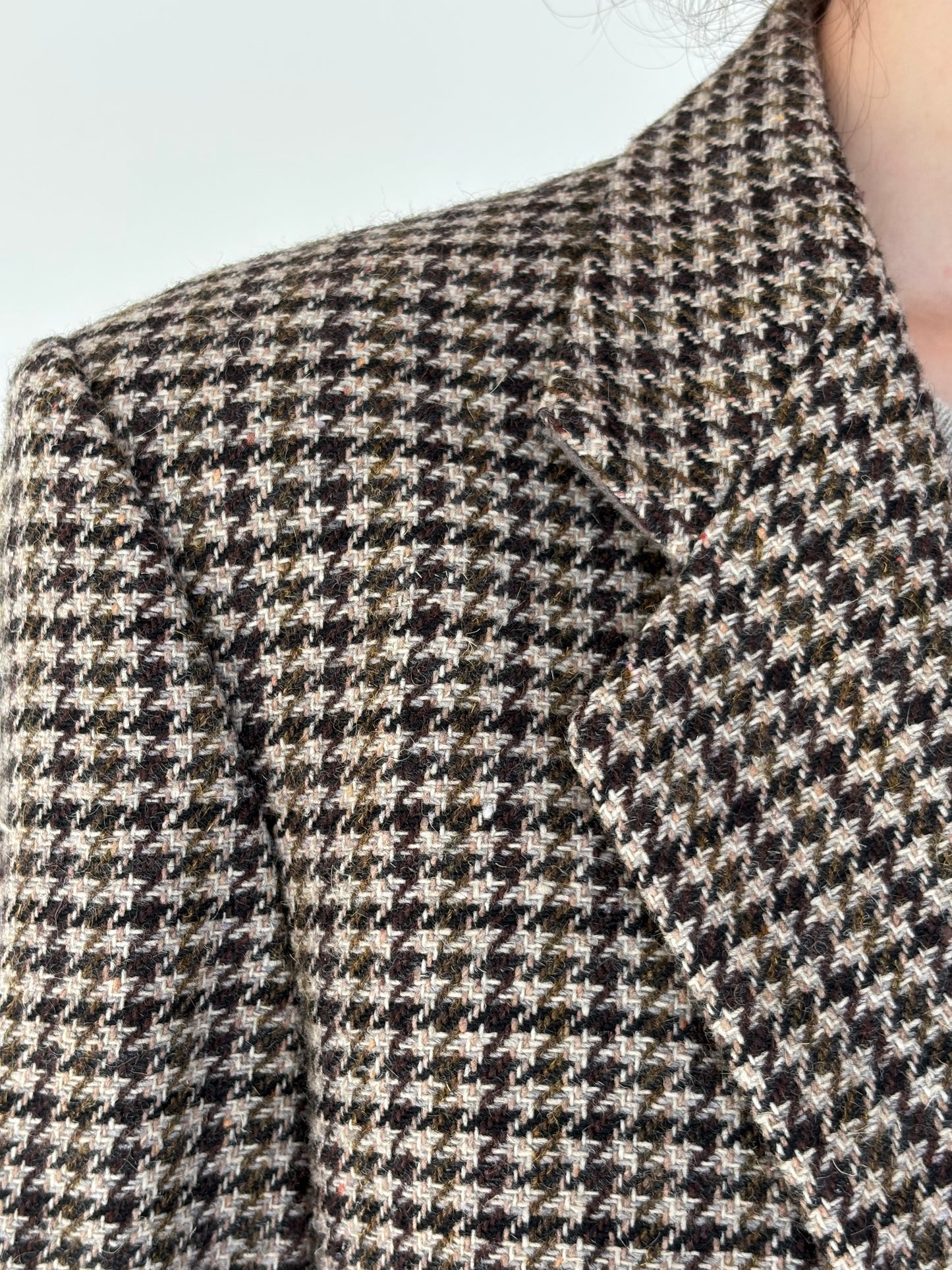 Sacou pied de coq din tweed de lana plină în culori neutre