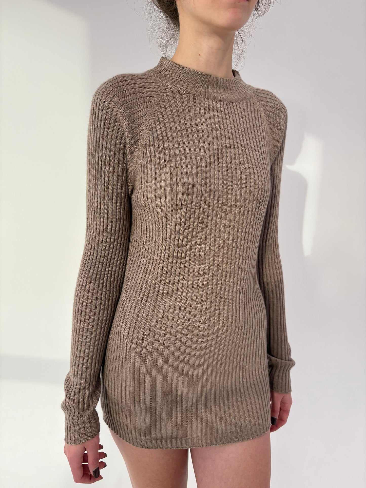 Pulover high end italian din cașmir multiply și mătase naturală ribbed dark nude