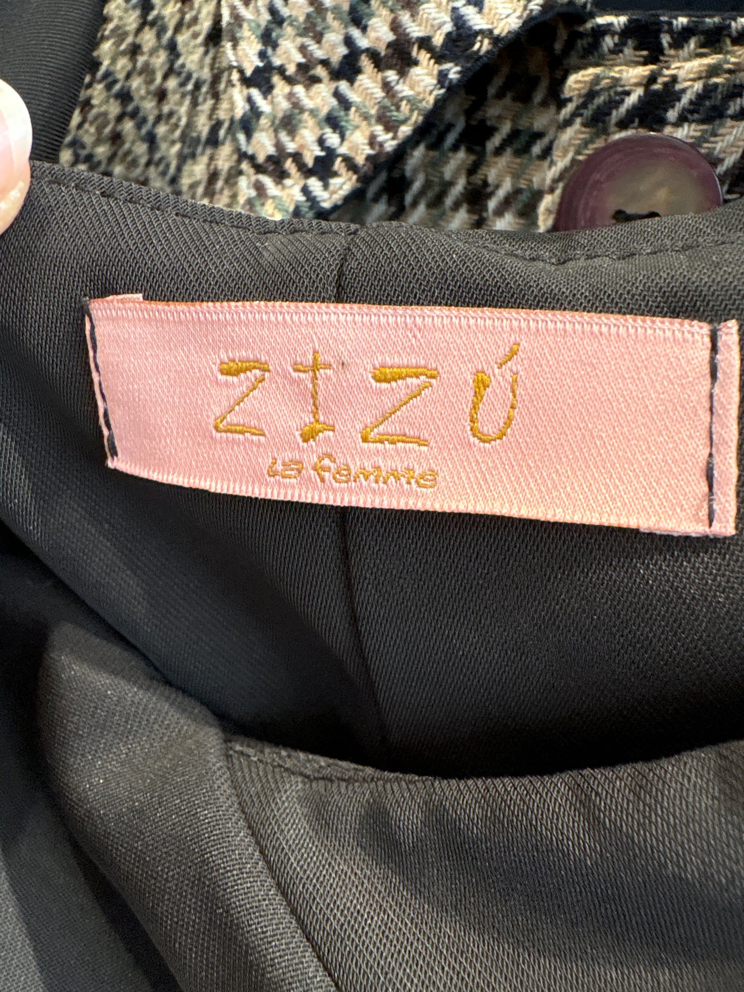 LBD italian cu fronseuri de la business la seara