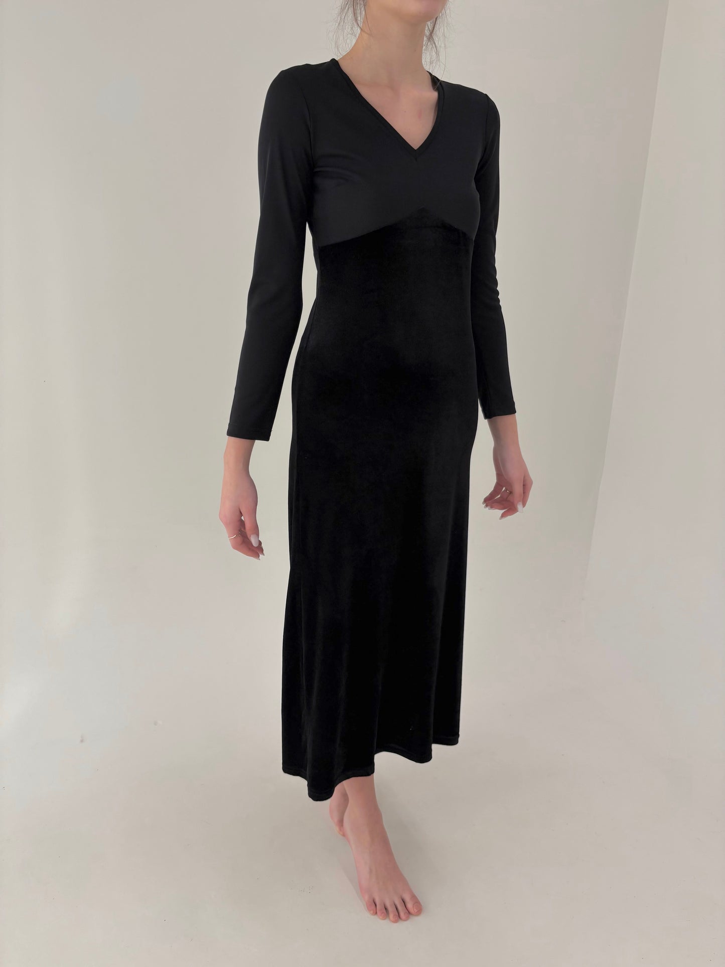 LBD ultra feminin din catifea confort și mesh in croi atemporal