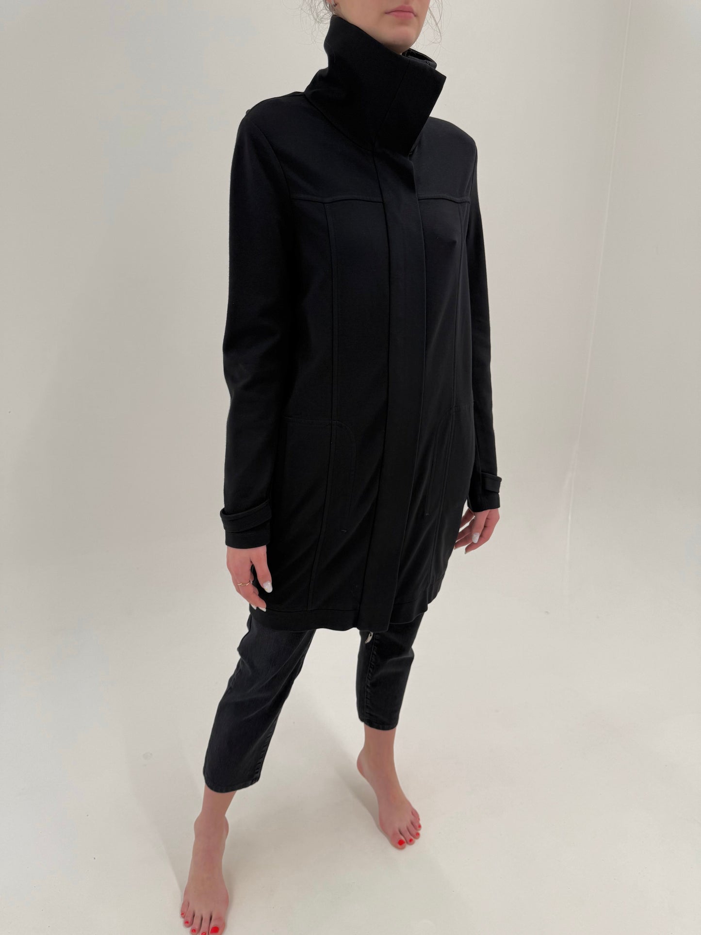 Jacheta Max Mara neagră cu influențe casual și stand collar din bumbac
