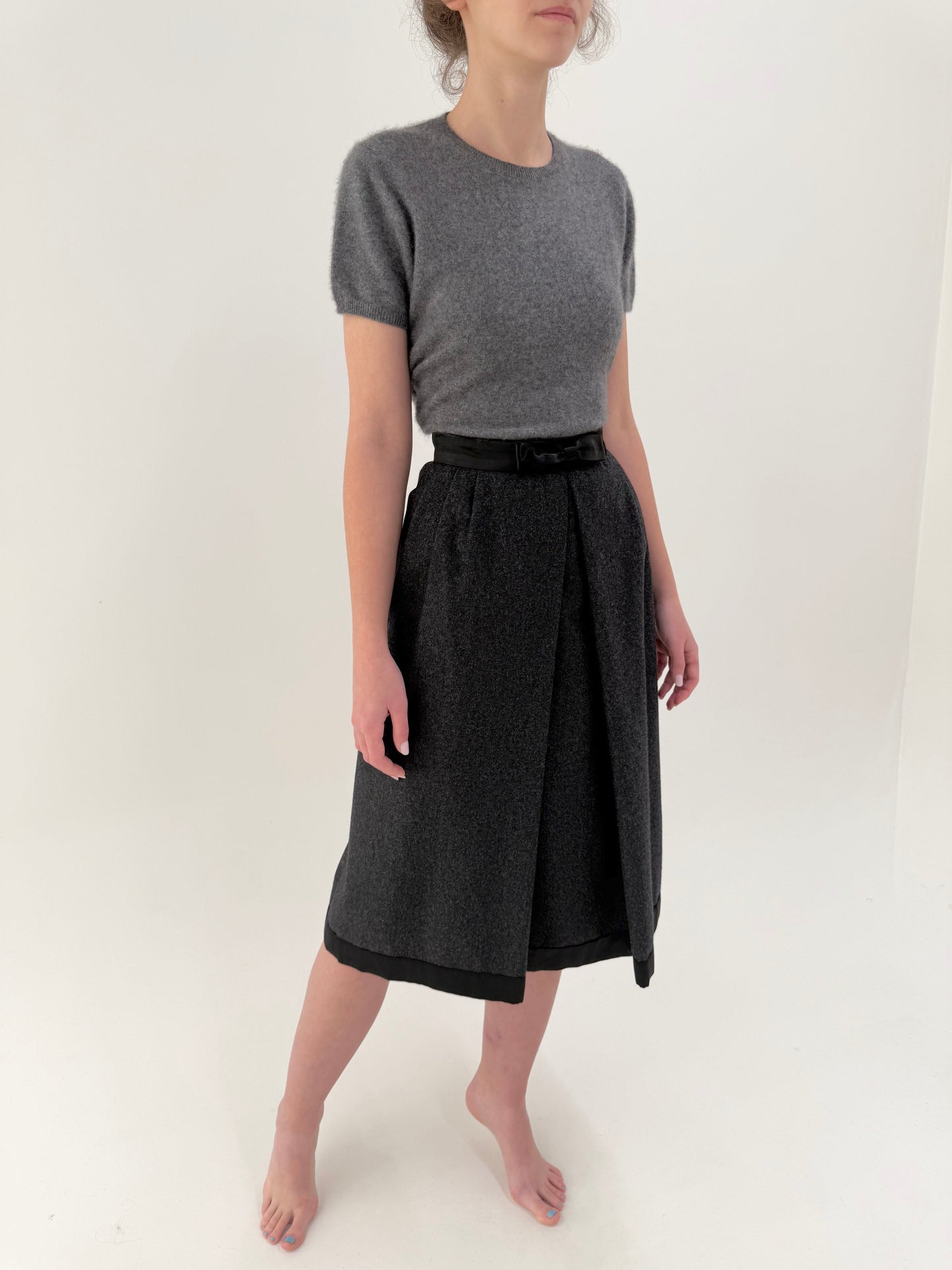 Fustă vintage din lana plină cu inserții și fundiță satinate