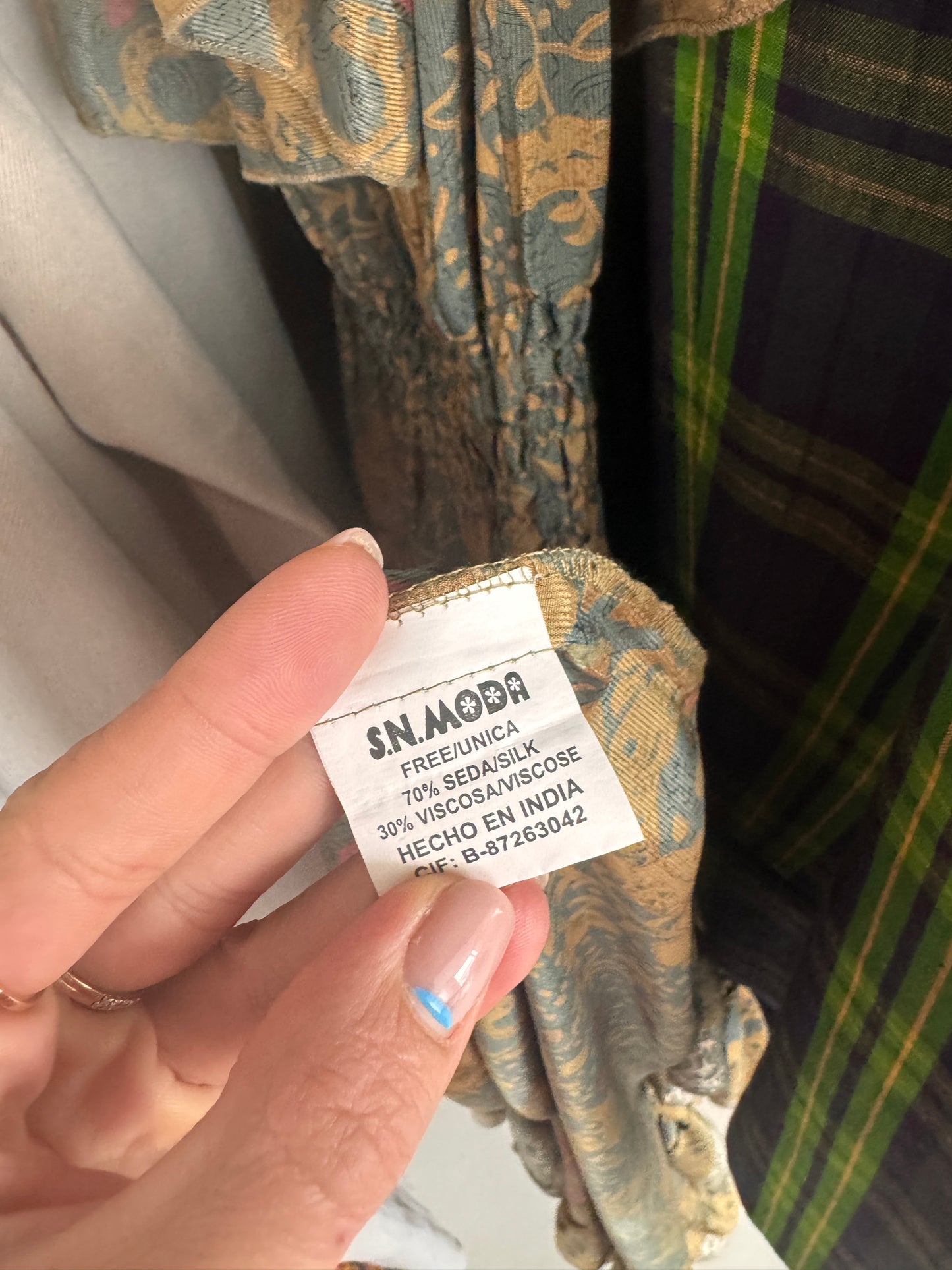Rochie maxi boho 70% mătase naturală care se poate purta și cu umeri goi