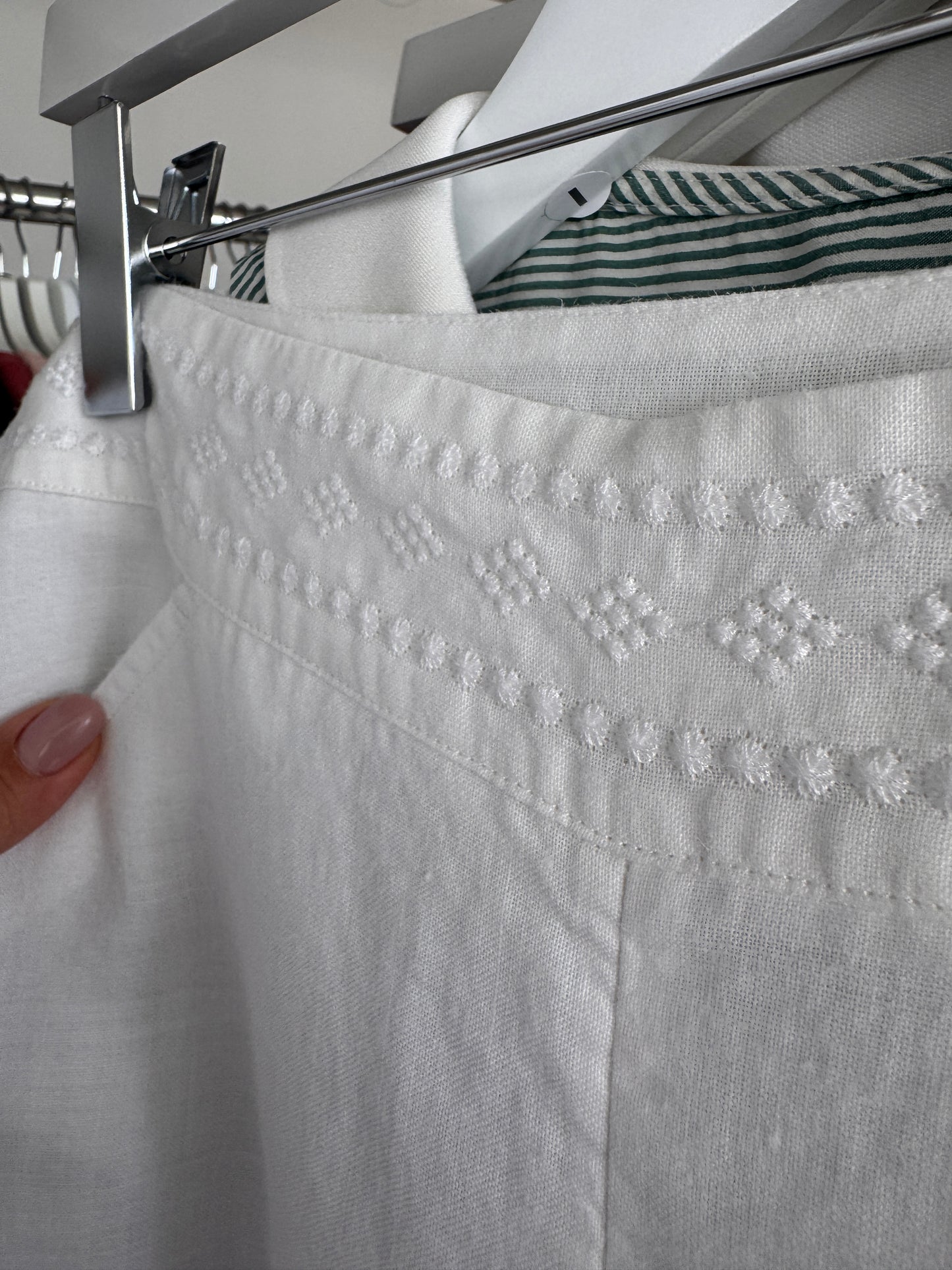 Pantaloni palazzo tall din in premium in croi chic cu broderie manuală excepțională