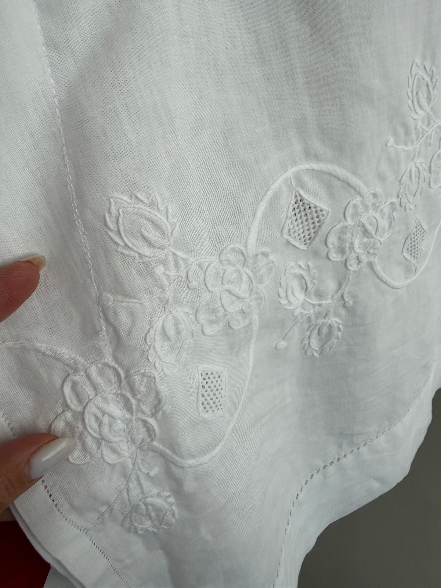 Rochie mini / tunica din in excepțional cu broderie manuală superbă față spate