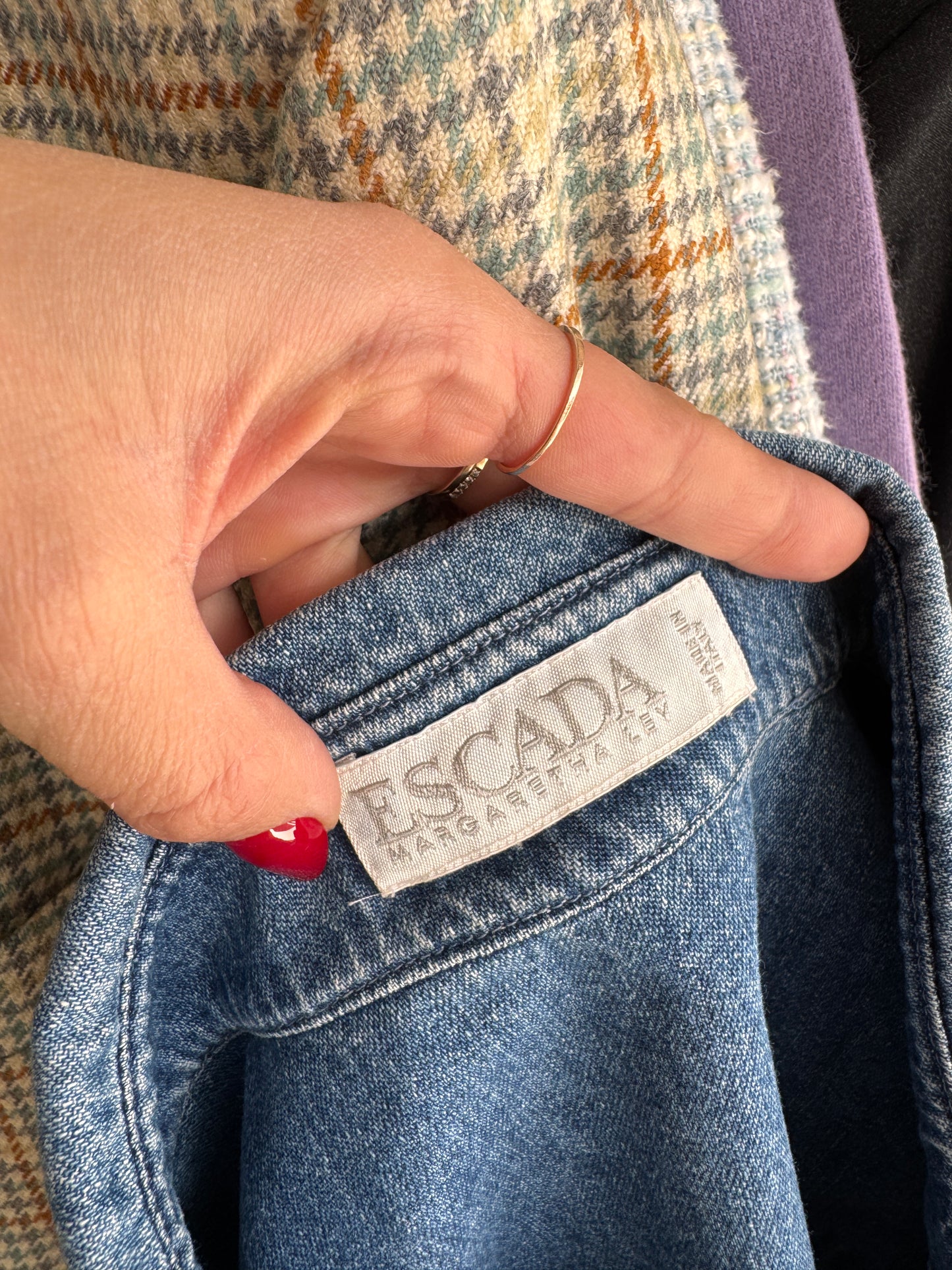 Cămașa luxury Escada din jeans moale cu nasturi metalici aurii