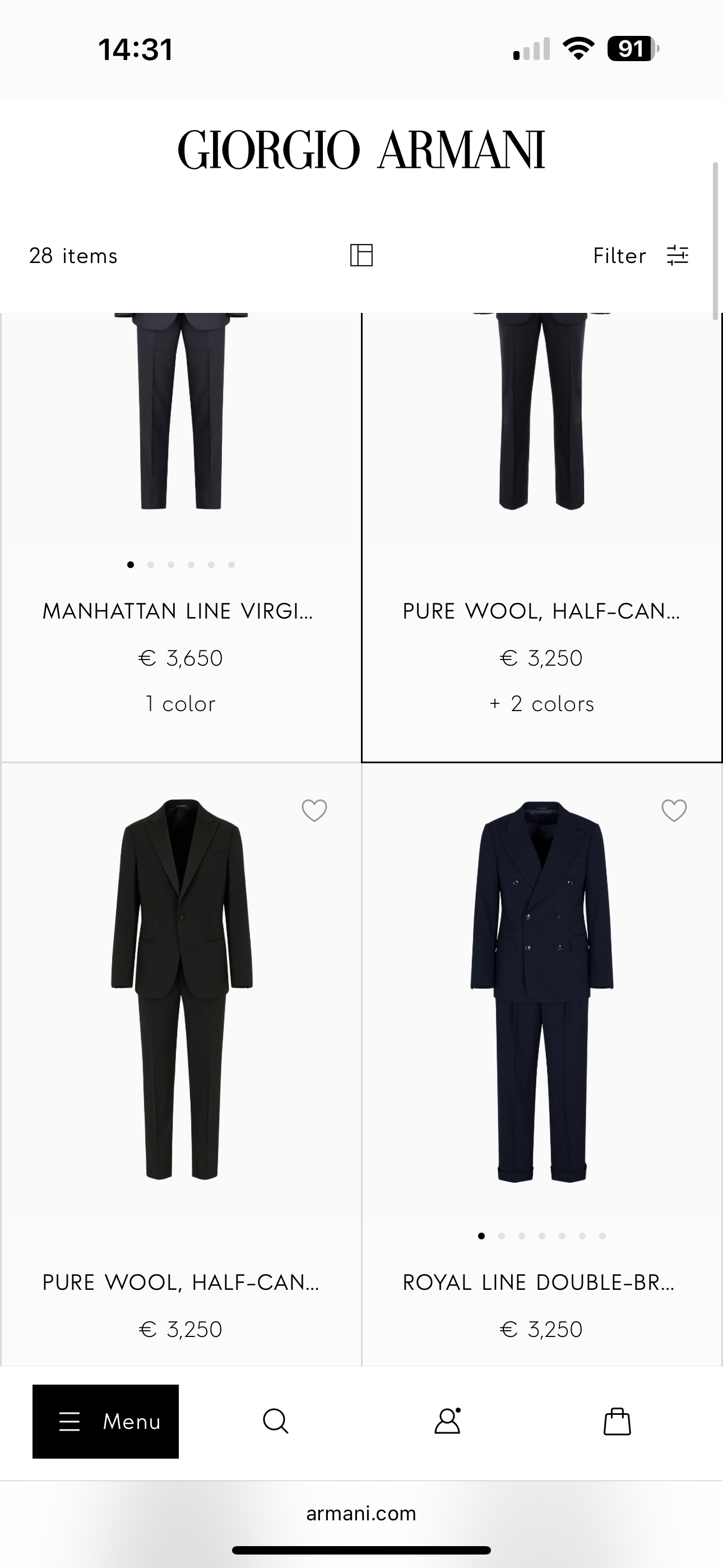 Costum Armani în croi super actual cu sacou scurt din lana extrafina