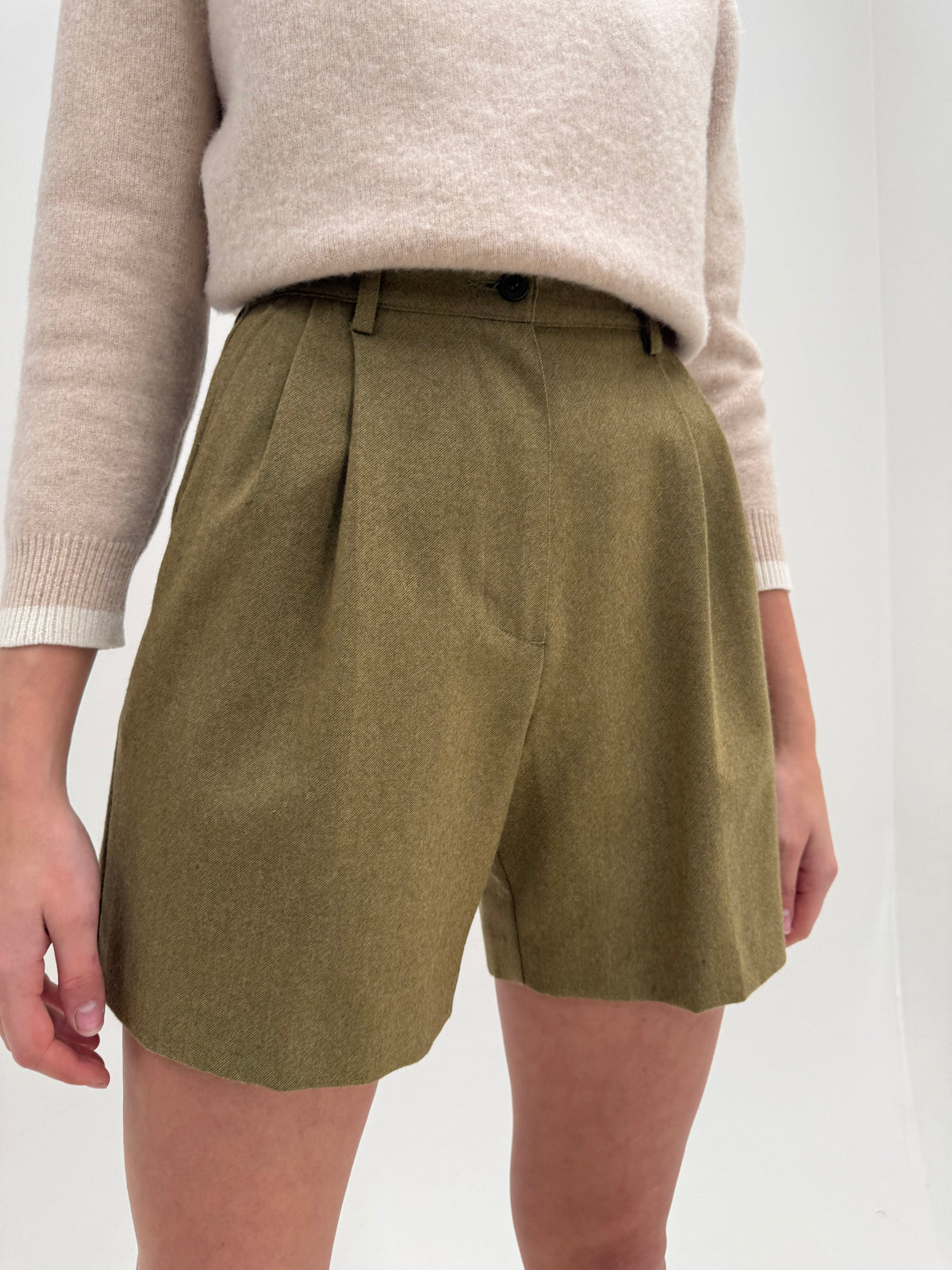 Pantaloni cu pense și talie ultra înaltă marcată din lana plină extrafina