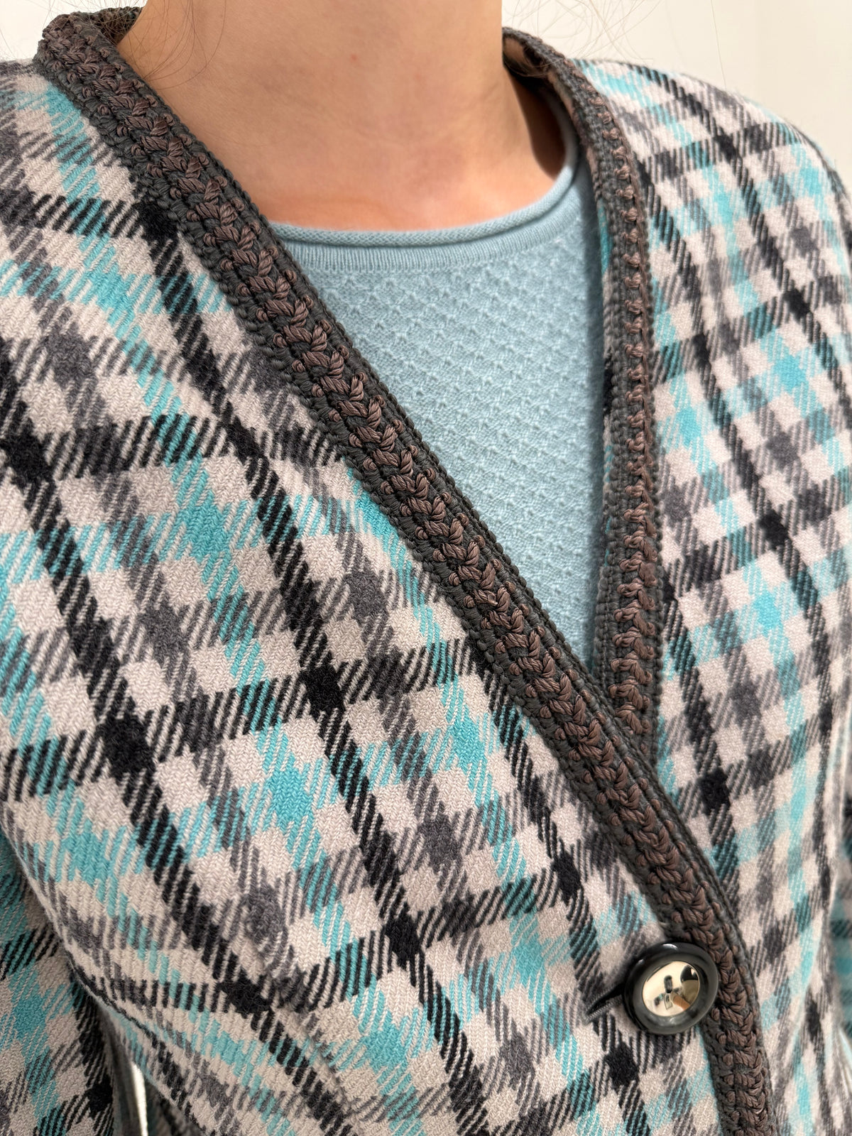 Sacou petite de brand luxury italian din tweed plin de lana extrafina în nuanțe superbe cu paspoal