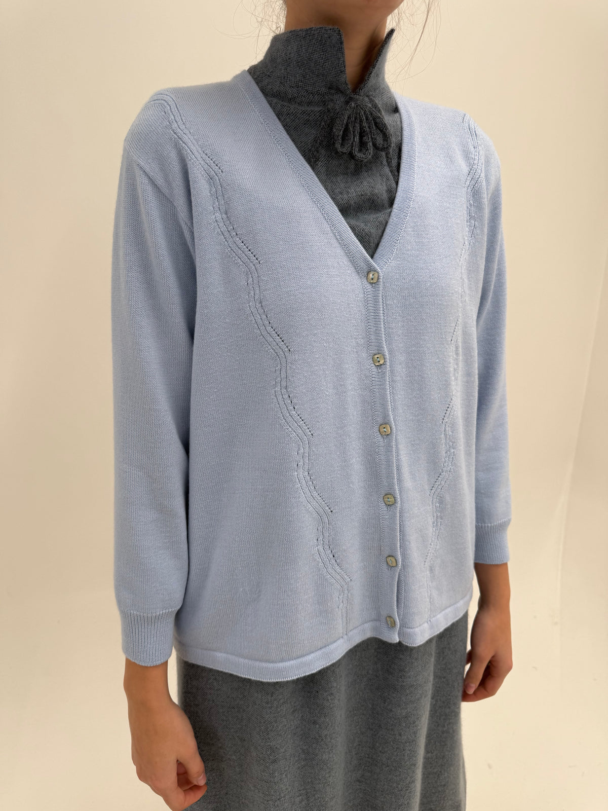Cardigan petite baby blue din lana merino extrafina
