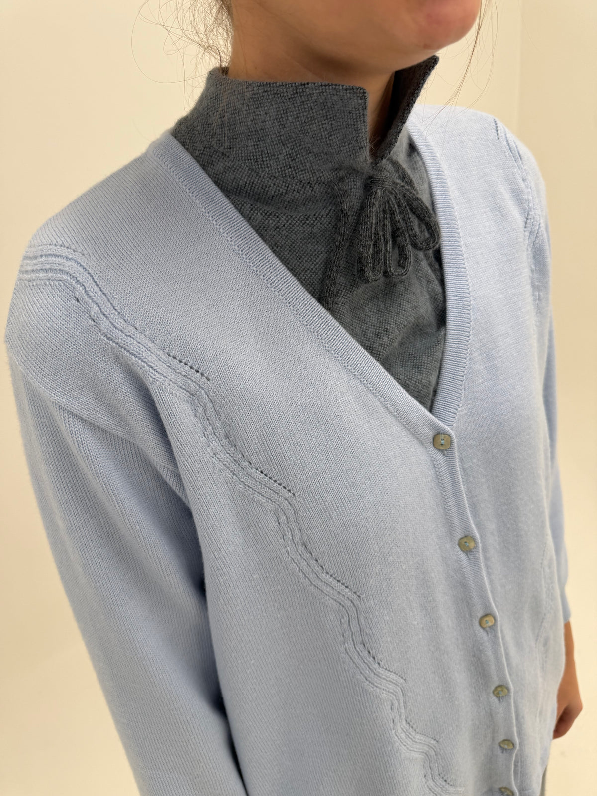 Cardigan petite baby blue din lana merino extrafina