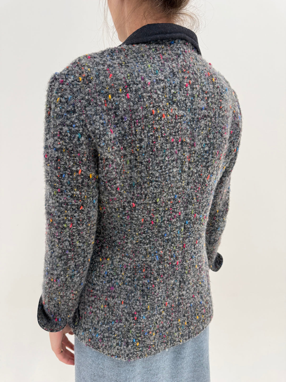 Sacou cambrat cu revere late din boucle  super gros în stil Chanel curcubeu de lana