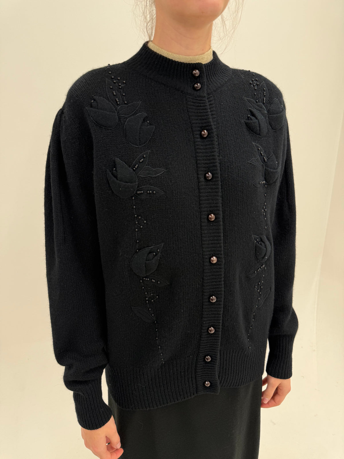 Cardigan vintage negru gros cu aplicații manuale și 3D din lana și Angora