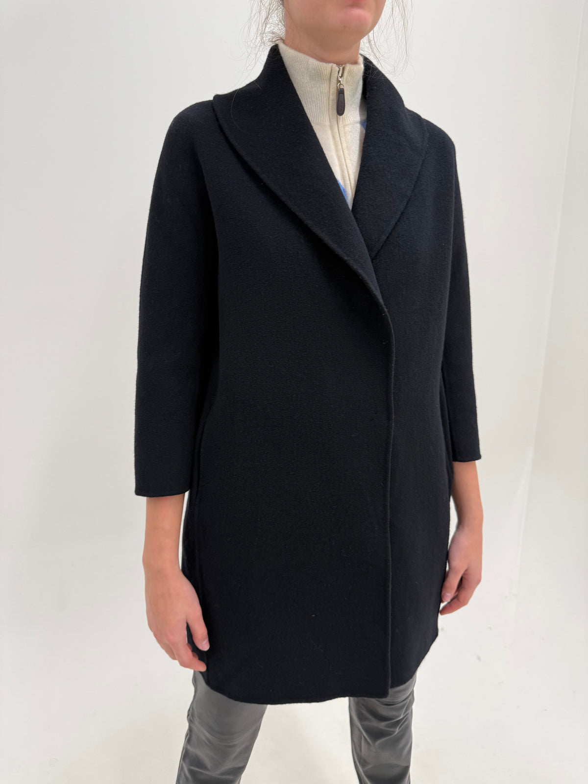 Palton petite Max Mara negru lucrat manual din stofă extrafina de lana cu fața dublă