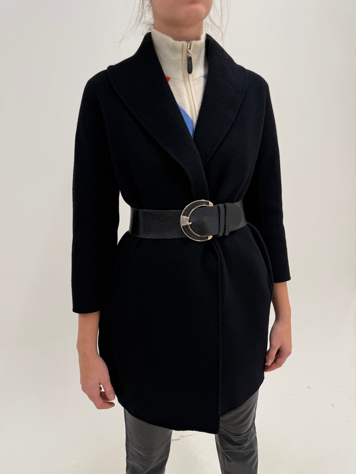 Palton petite Max Mara negru lucrat manual din stofă extrafina de lana cu fața dublă