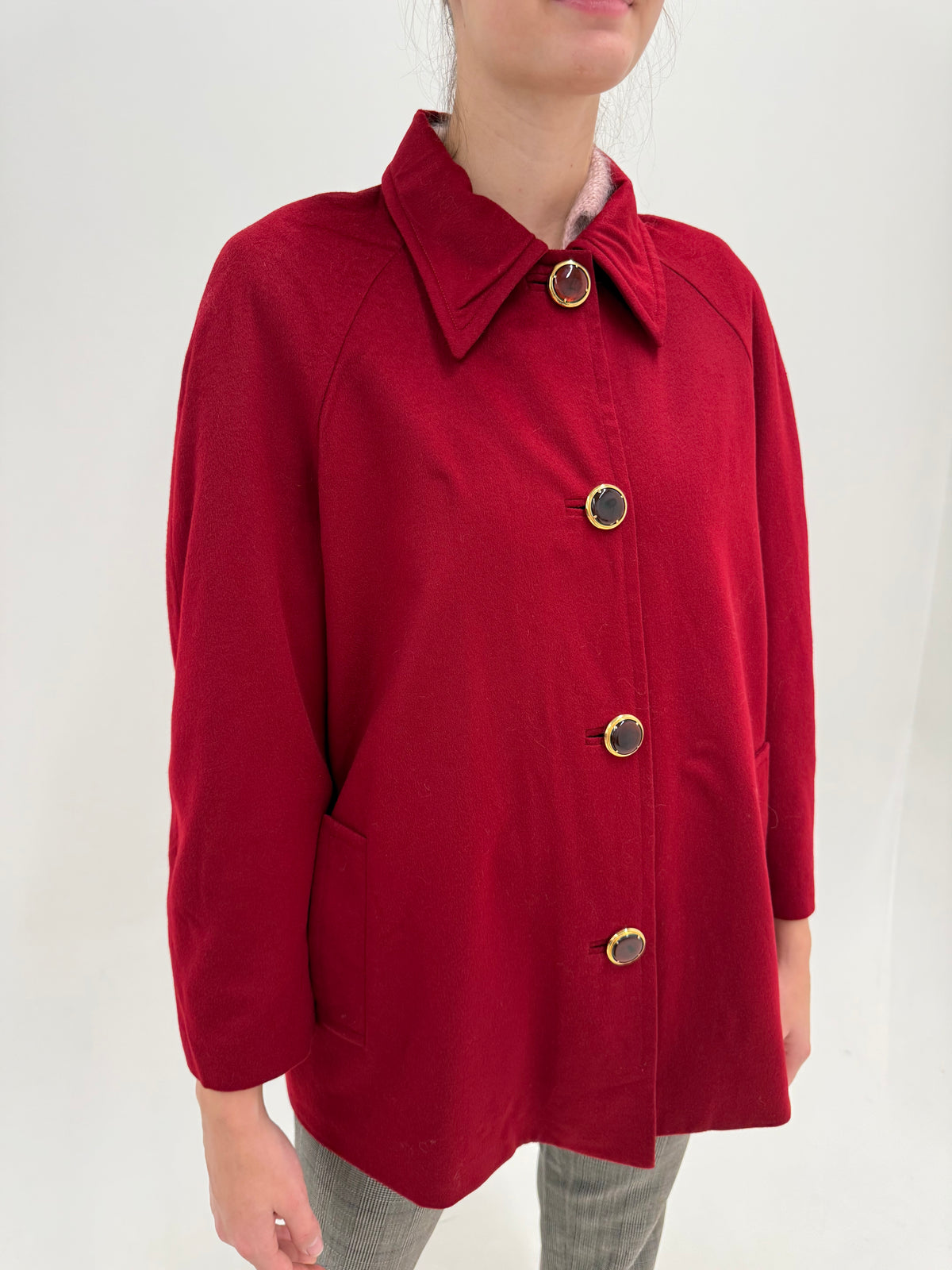 Palton scurt vintage whine red din lana extrem de fină cu nasturi bijuterie în croi A-line petite