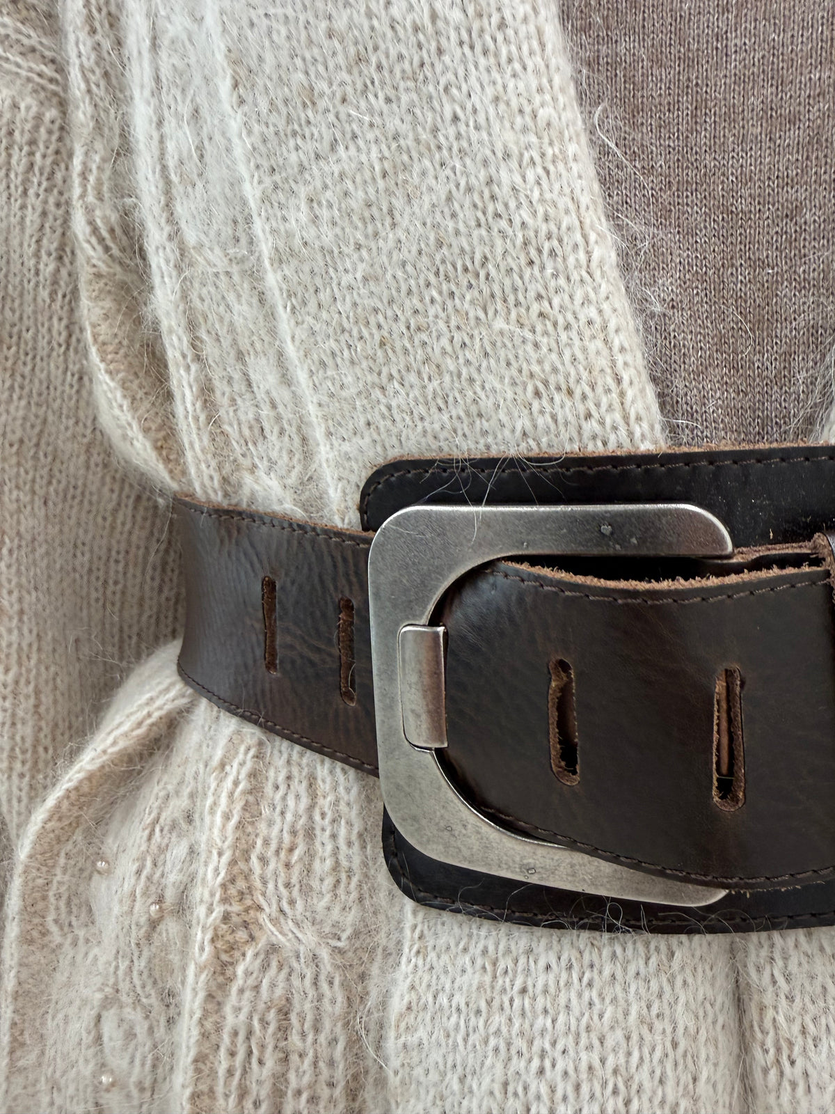 Centura vintage masiva dark brown cu feronerie argintie mată din piele naturală