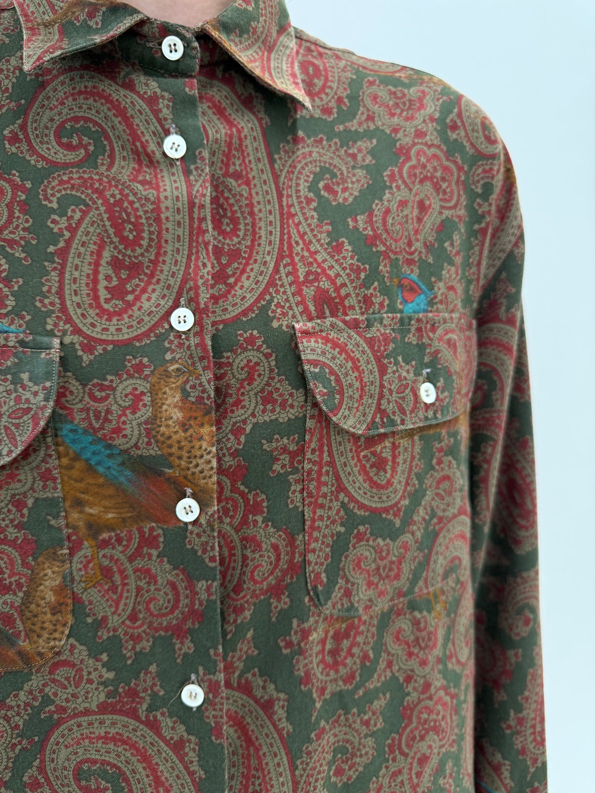 Cămașa vintage italiană cu print paisley cu burgundy și croi lejer din bumbac moale