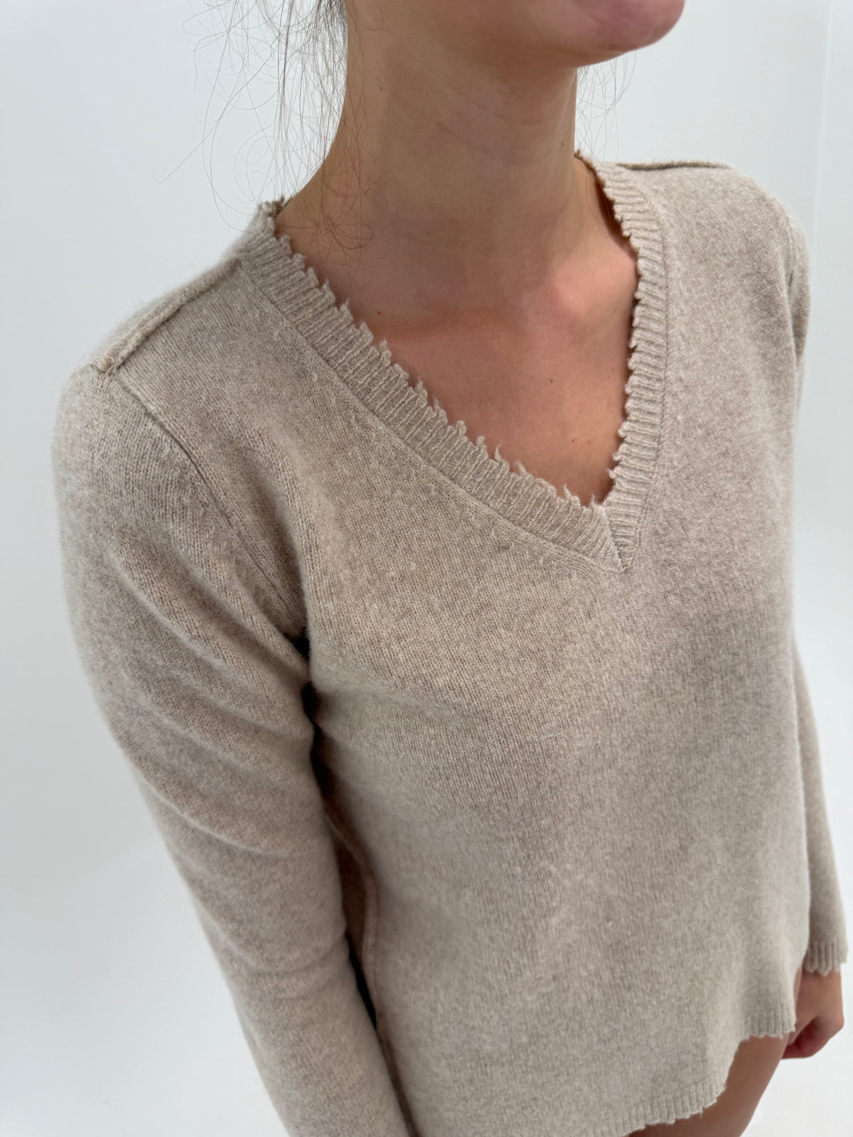 Pulover camel din lana merino multiply cu finisaj deosebit în anchior